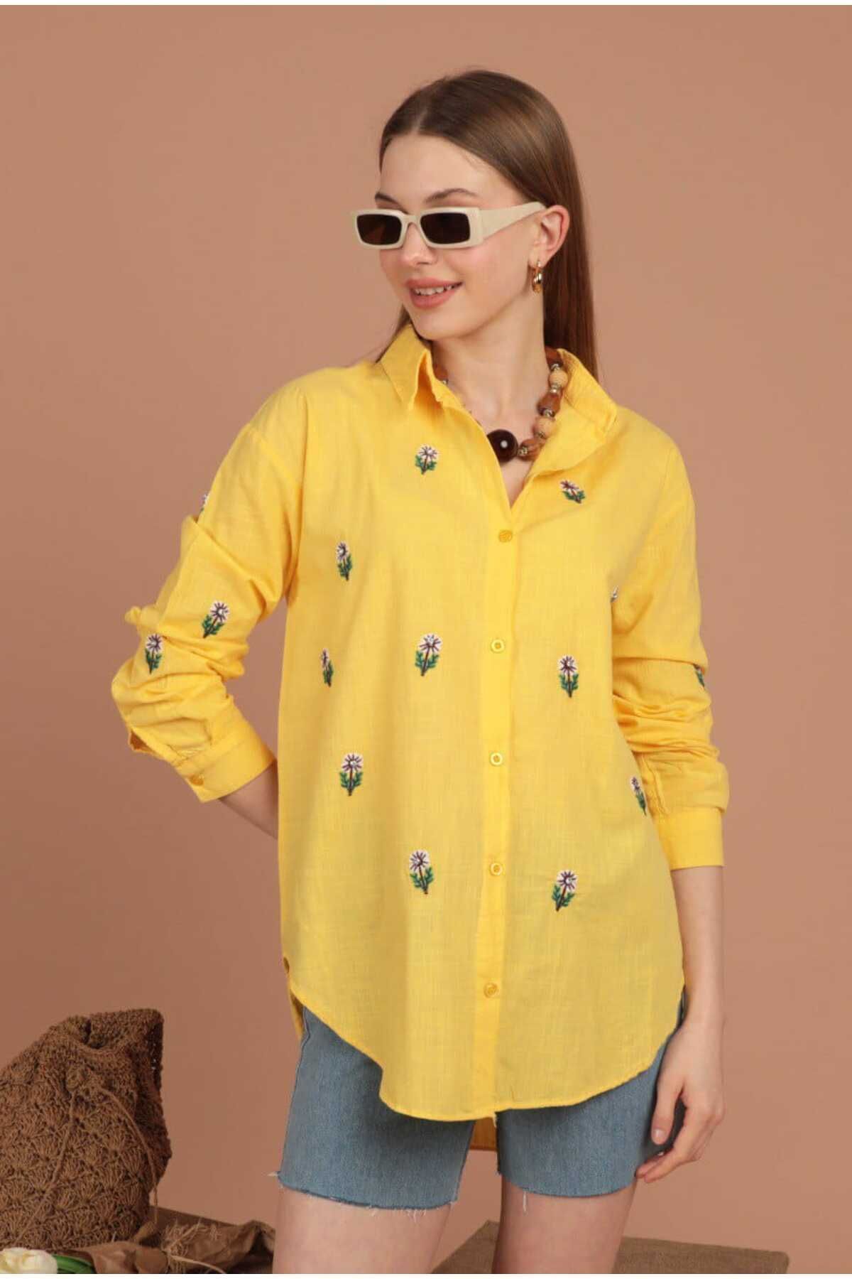 Taşlı Papatya İşlemeli Keten Gömlek