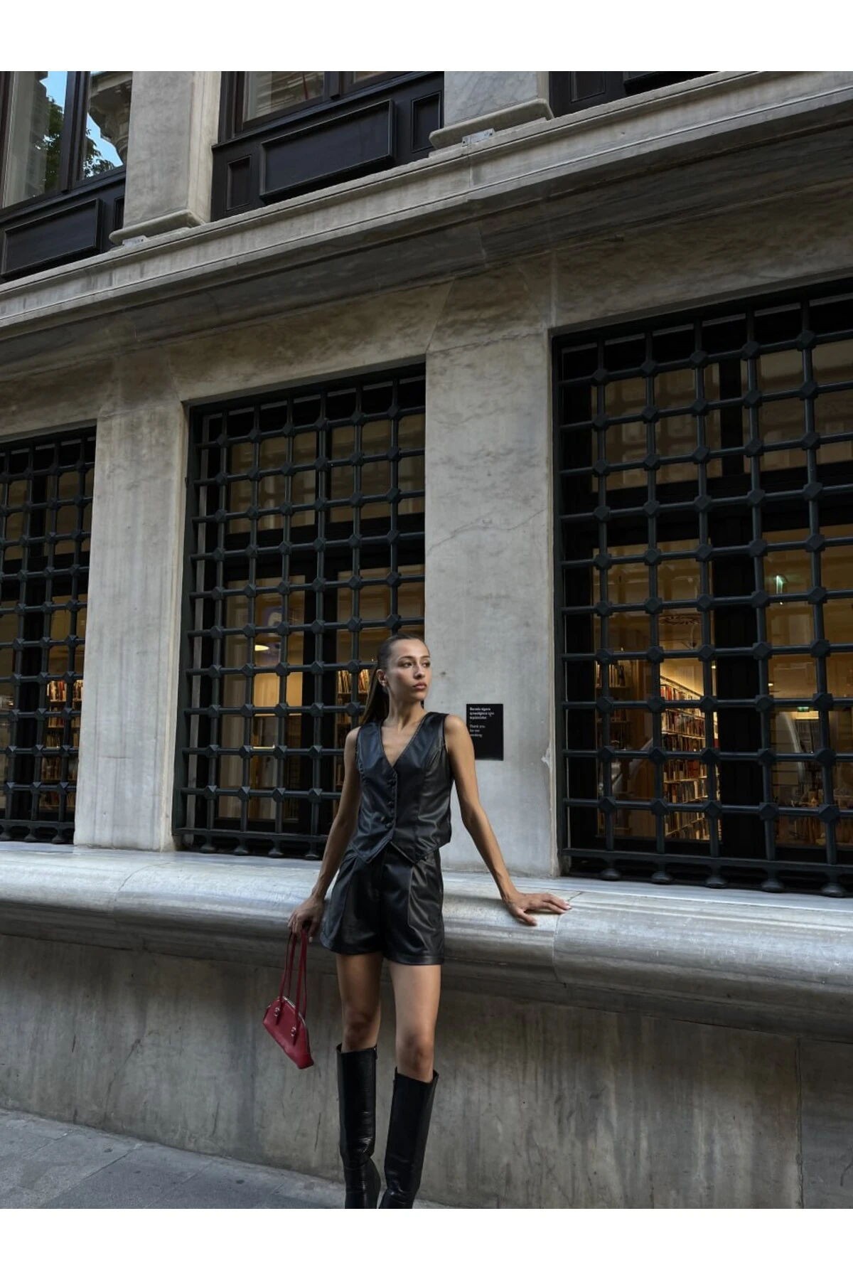 İçi Astarlı Yelek Şort Deri Takım