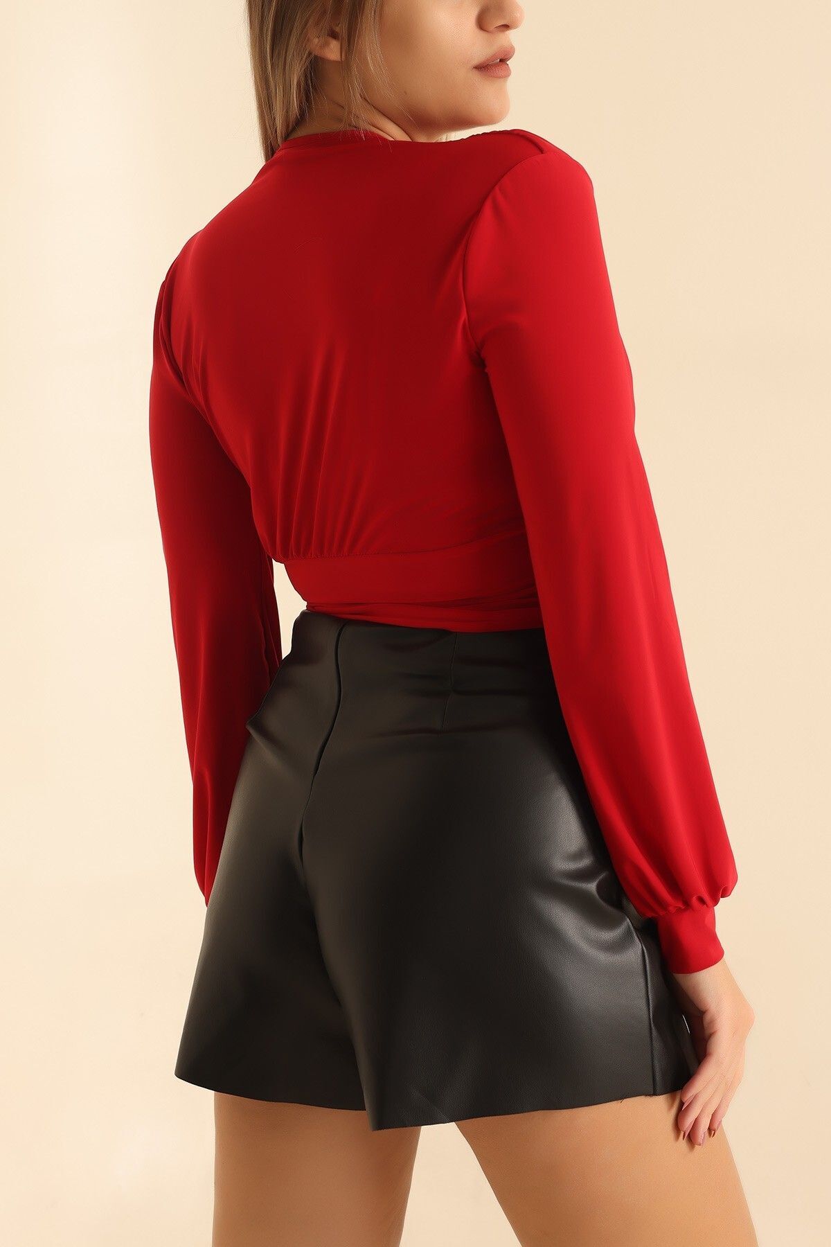 Göğüs Dekolteli Bluz