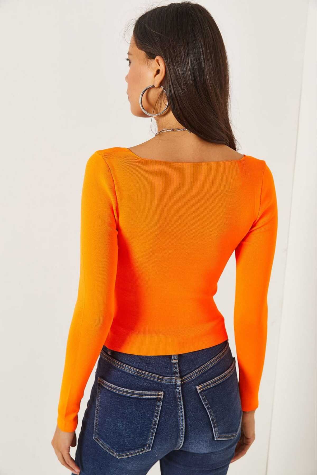 İnce Kare Yaka Triko Bluz