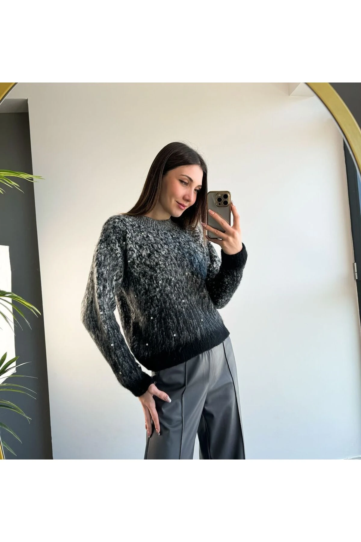 Taş Detaylı Pamuklu Kazak