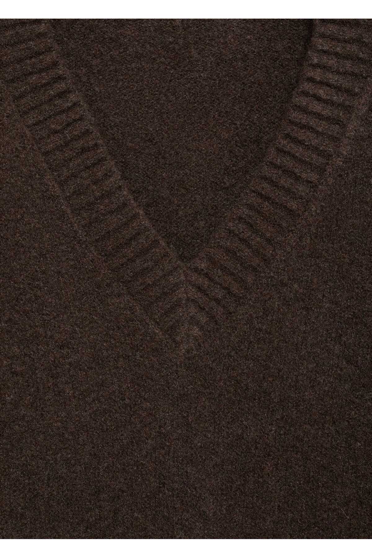 V Yaka Uzun Triko Kaza