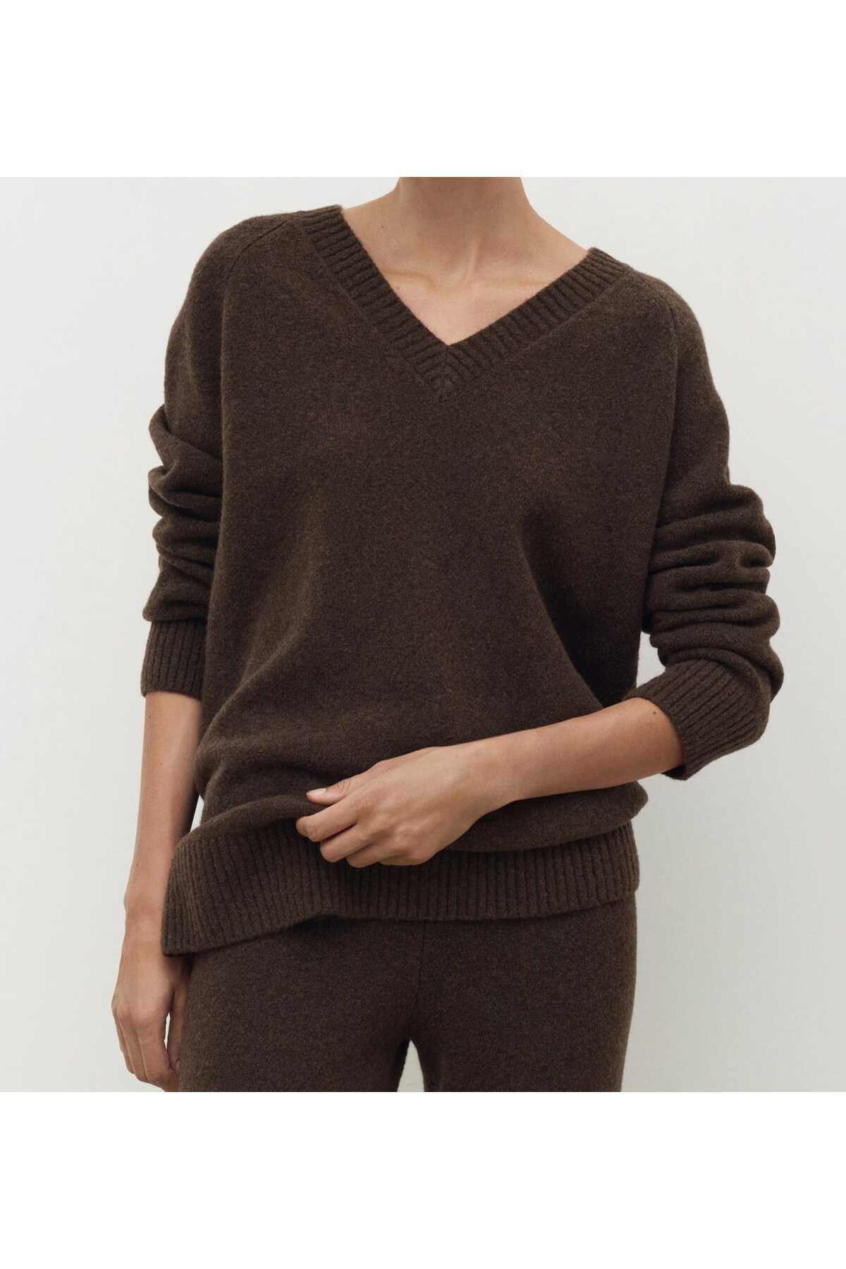 V Yaka Uzun Triko Kaza