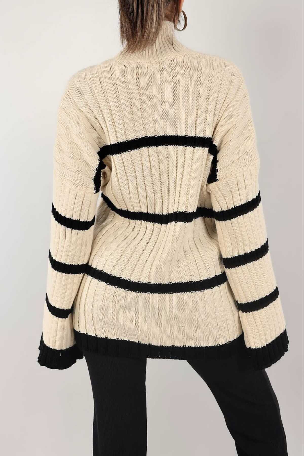 Yatay Çizgili Boğazlı Kazak