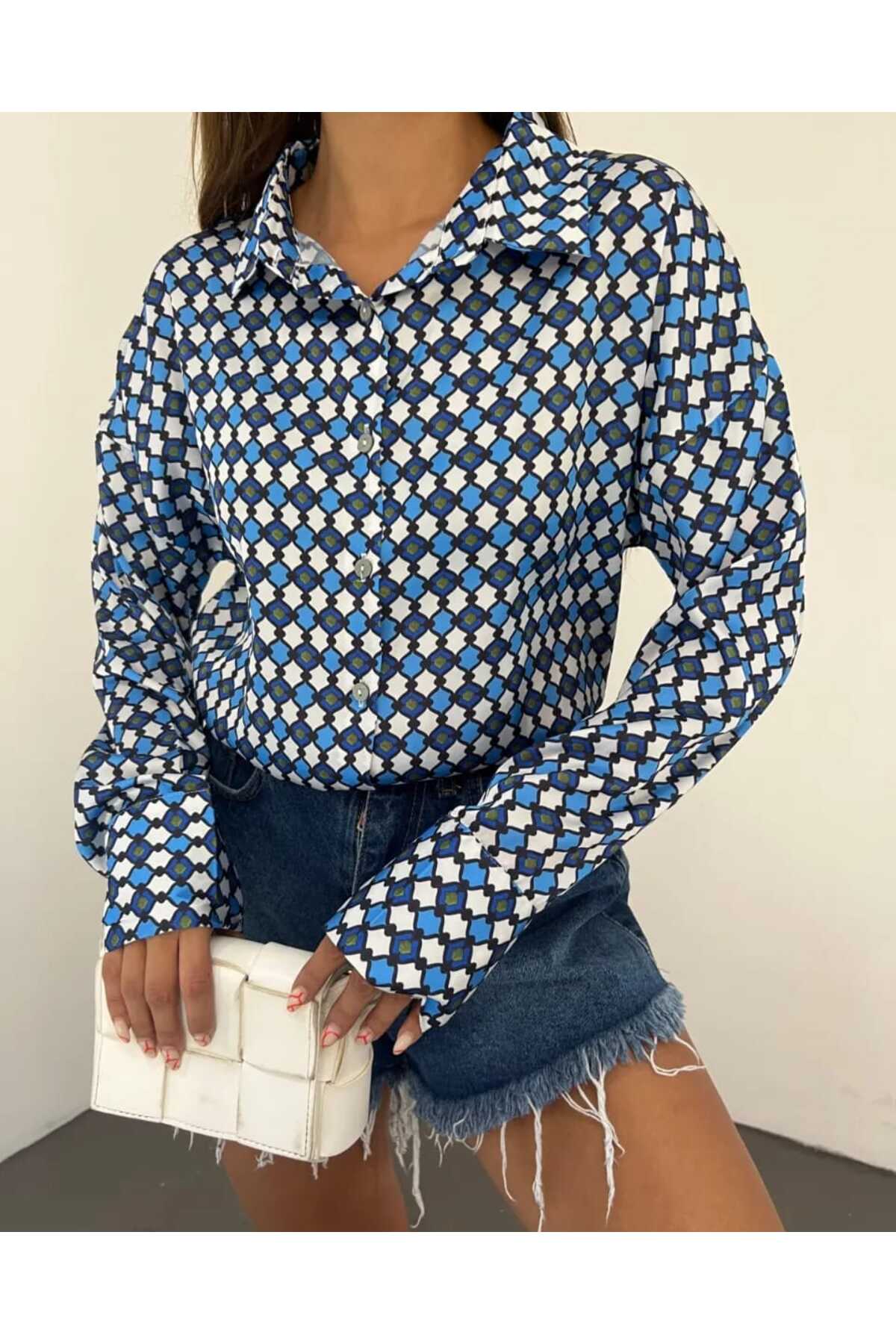 Desenli Saten Gömlek