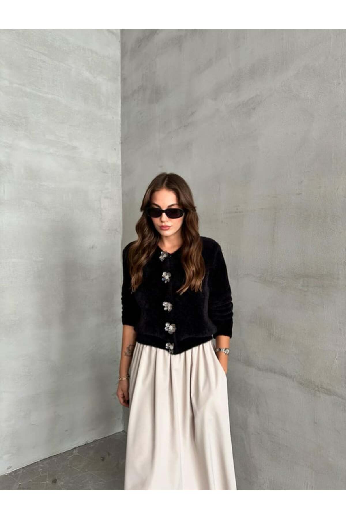 Çiçek Detaylı Peluş Yelek