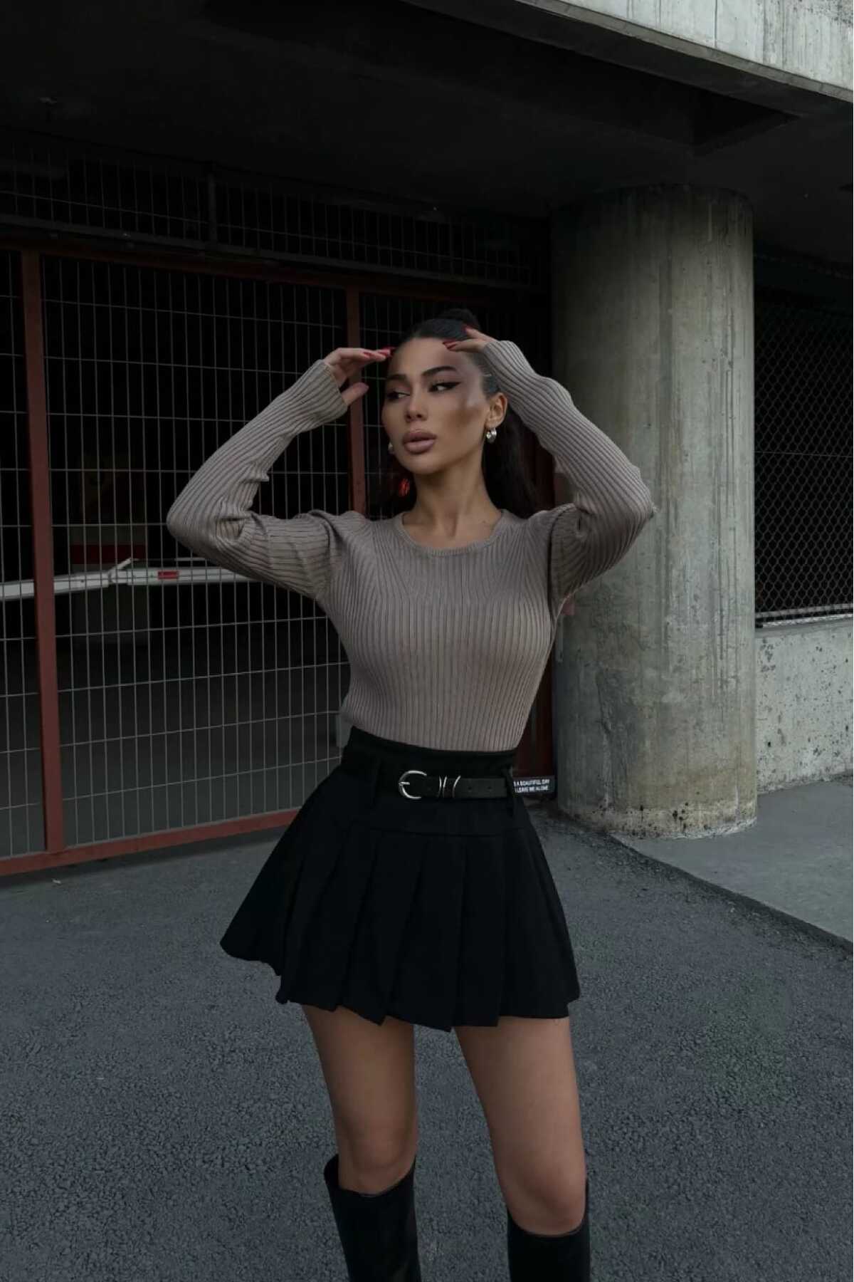 Pileli Mini Kemerli Etek