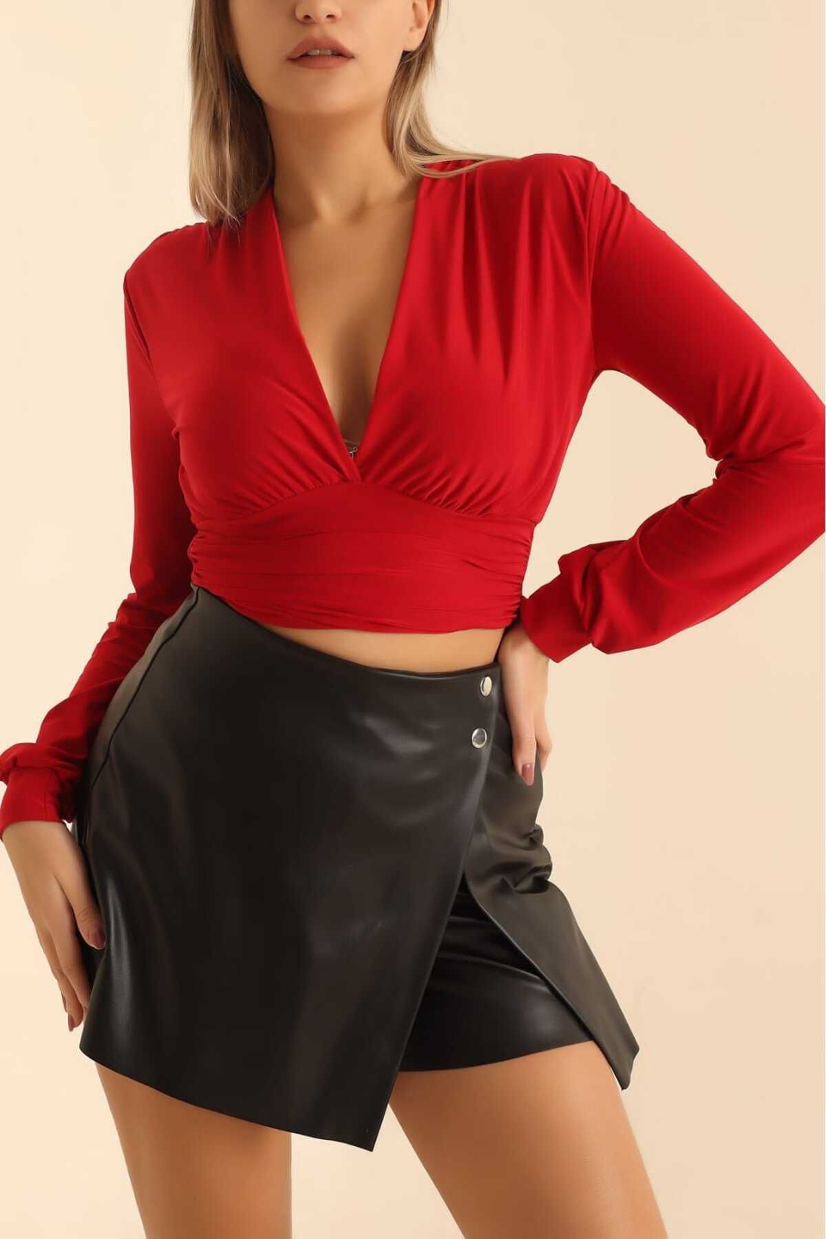 Göğüs Dekolteli Bluz