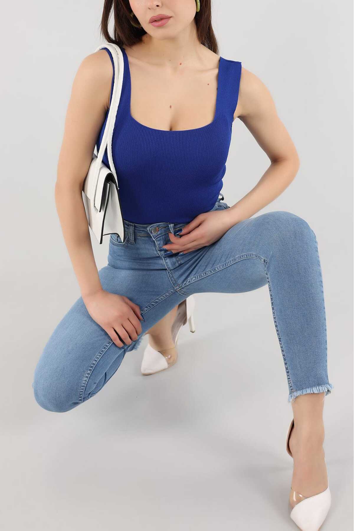 Triko Açık Yaka İnce Bluz