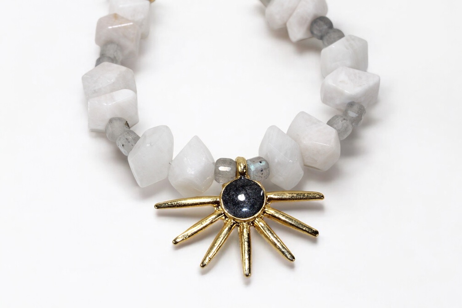 Celestial Charm Doğal Taş Bileklik