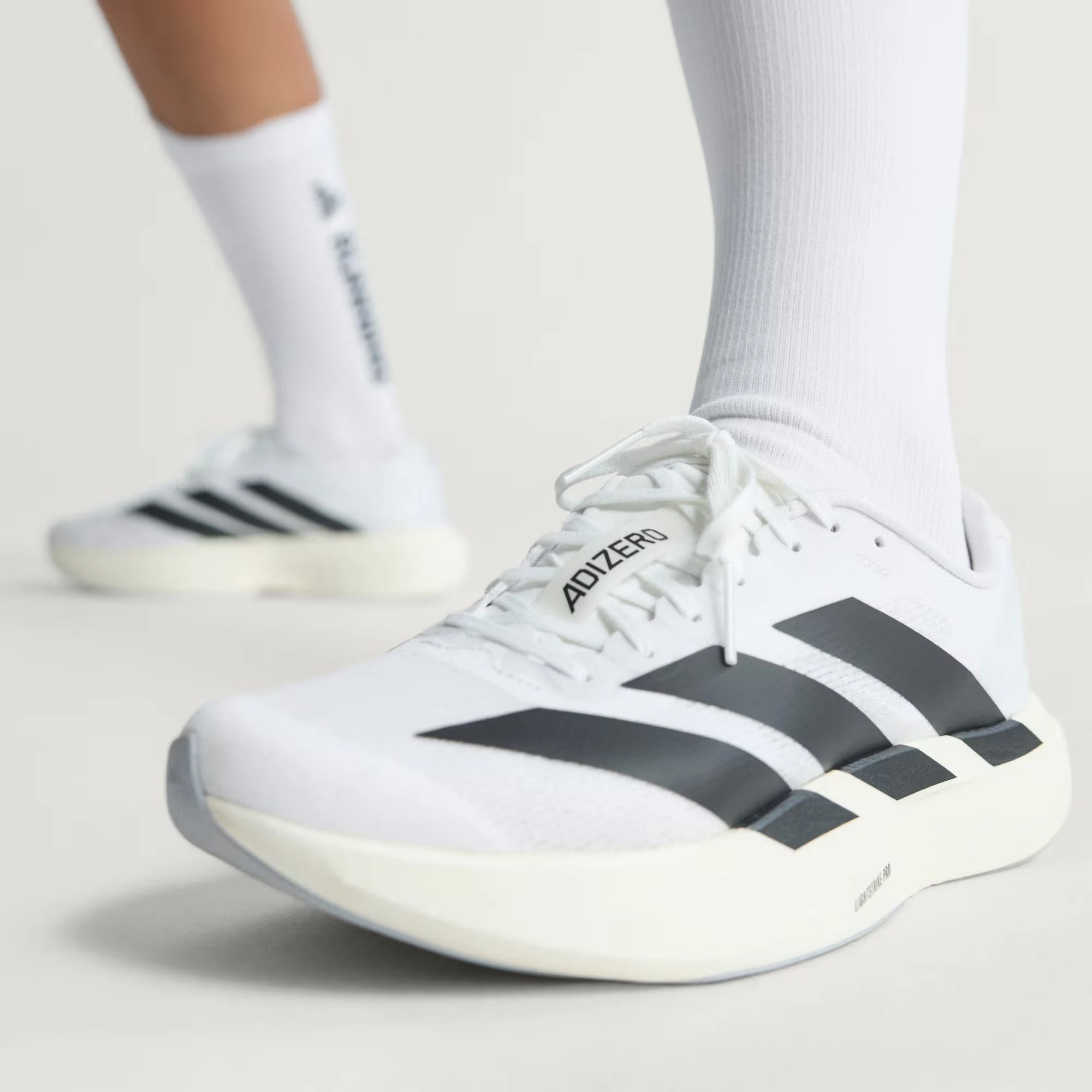 adidas adizero EVO SL yan görünüm
