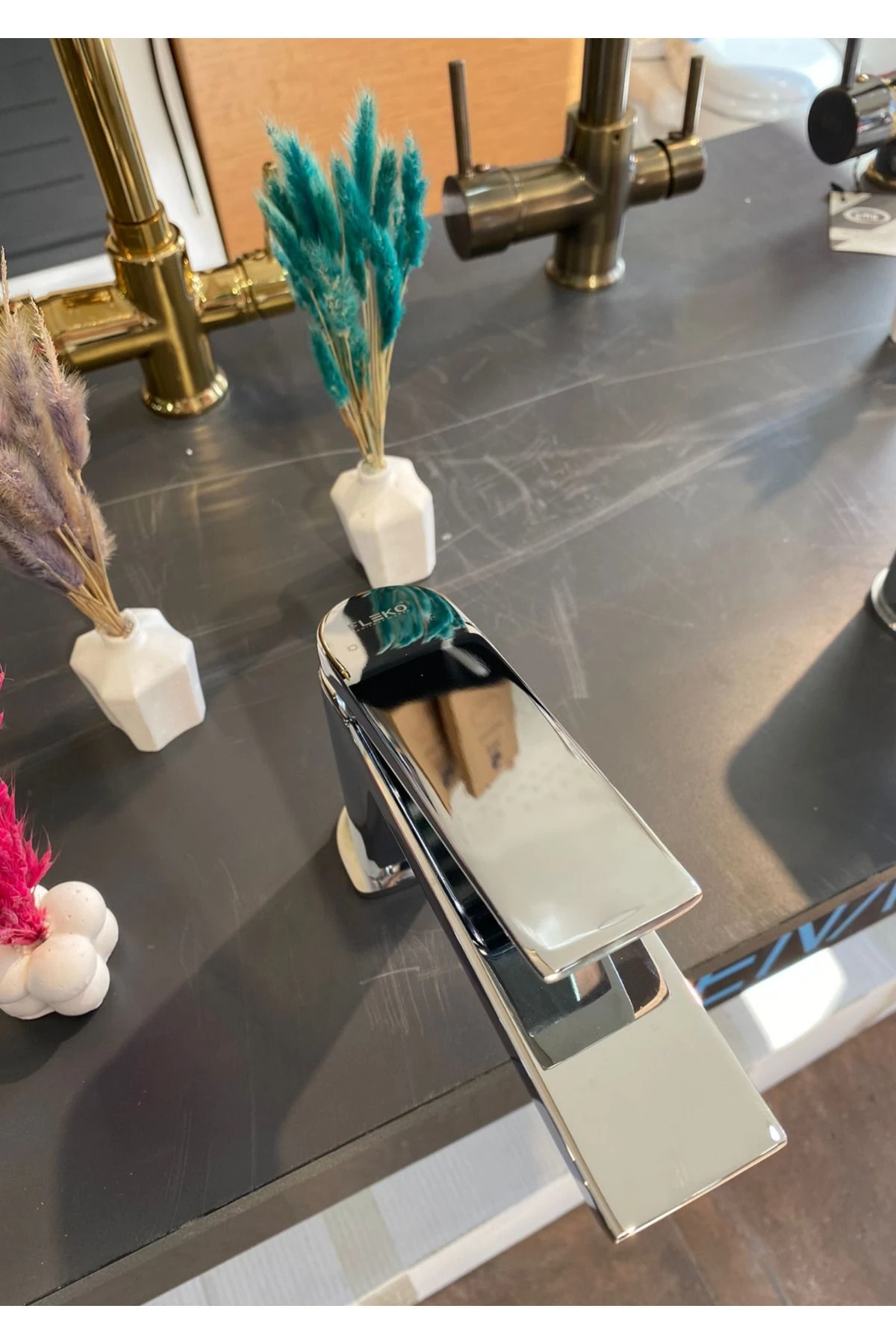 Mustang Sabit Lavabo Bataryası