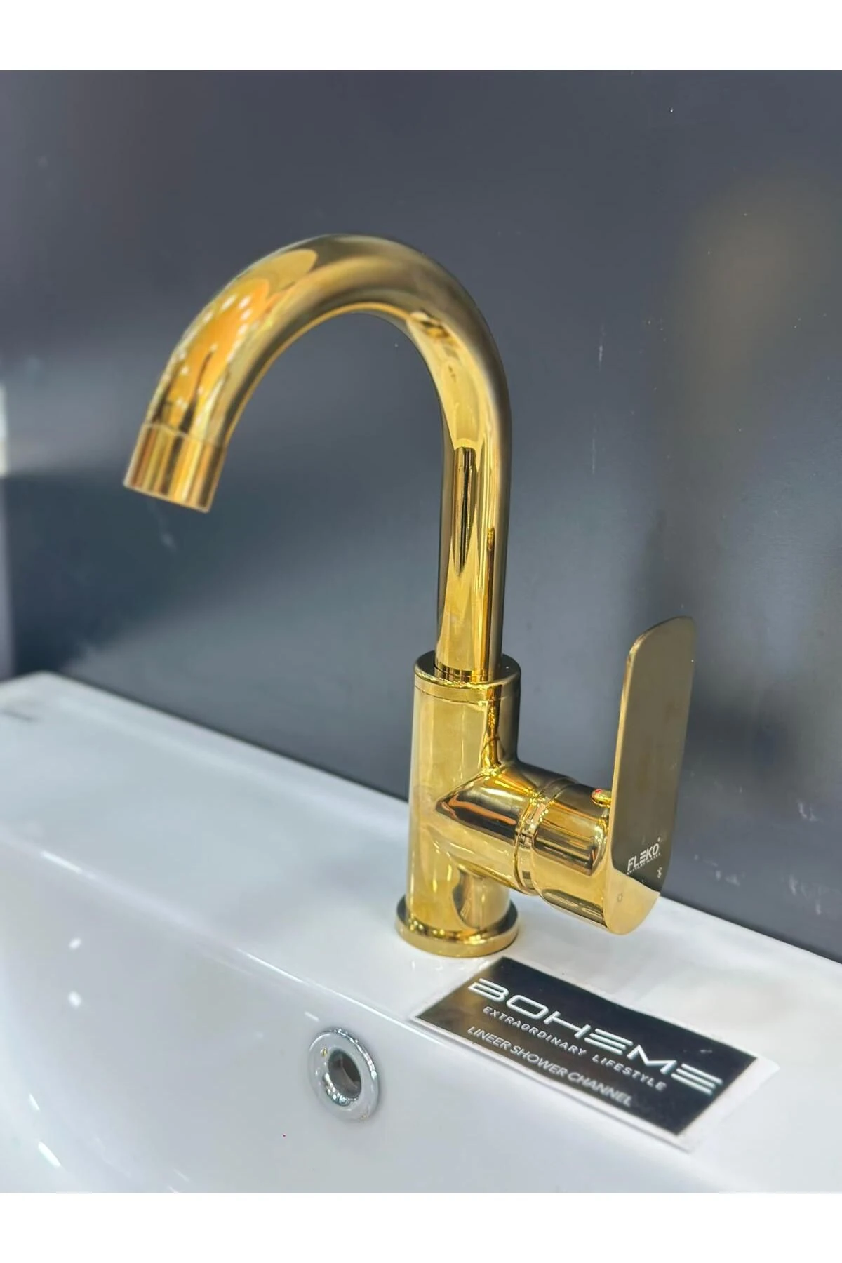 Abdestlik Altın Renk Kuğu Lavabo Bataryası