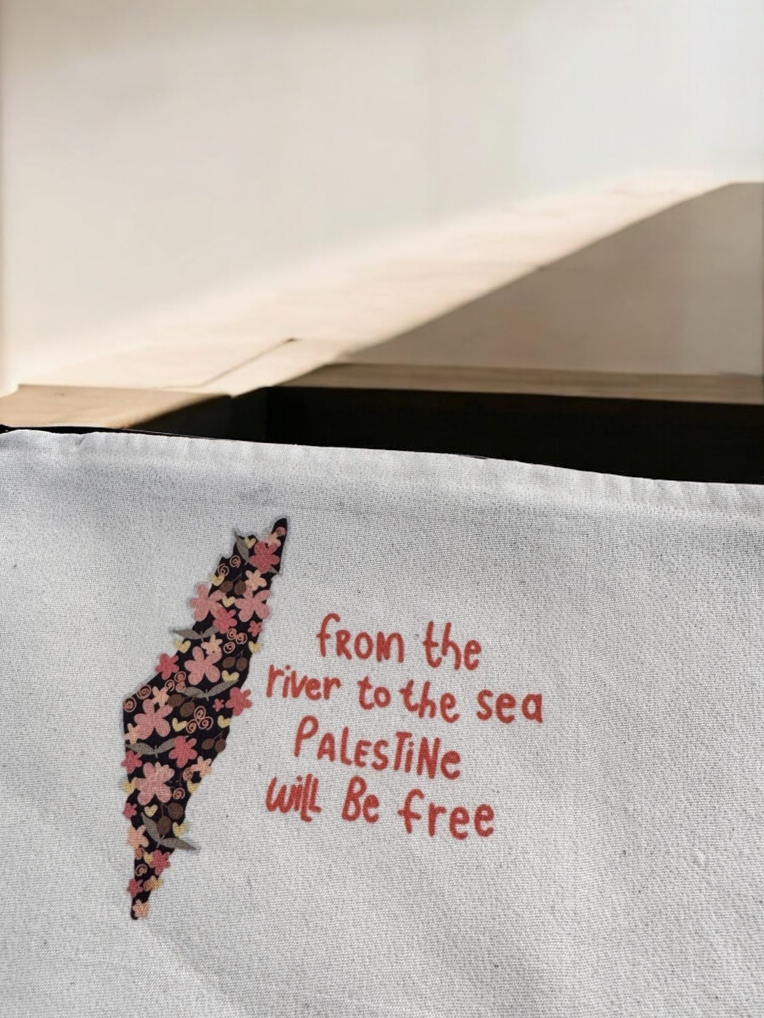 From The River to the Sea Filistin Clutch Kalemlik