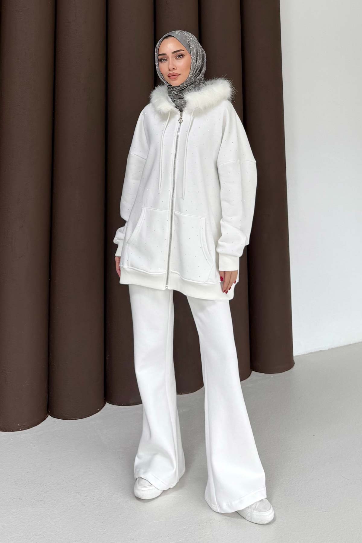 Kürk Taşlı Üç İplik Takım 76-6010