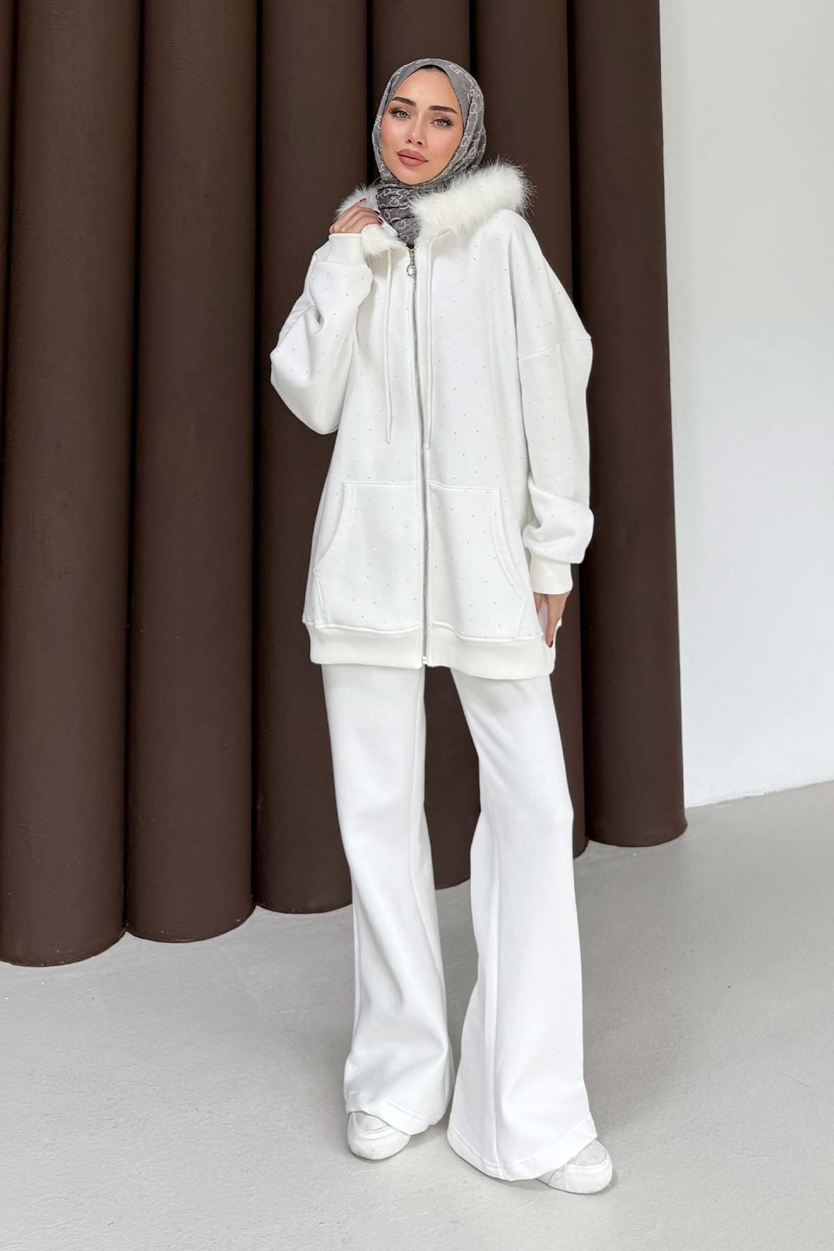 Kürk Taşlı Üç İplik Takım 76-6010