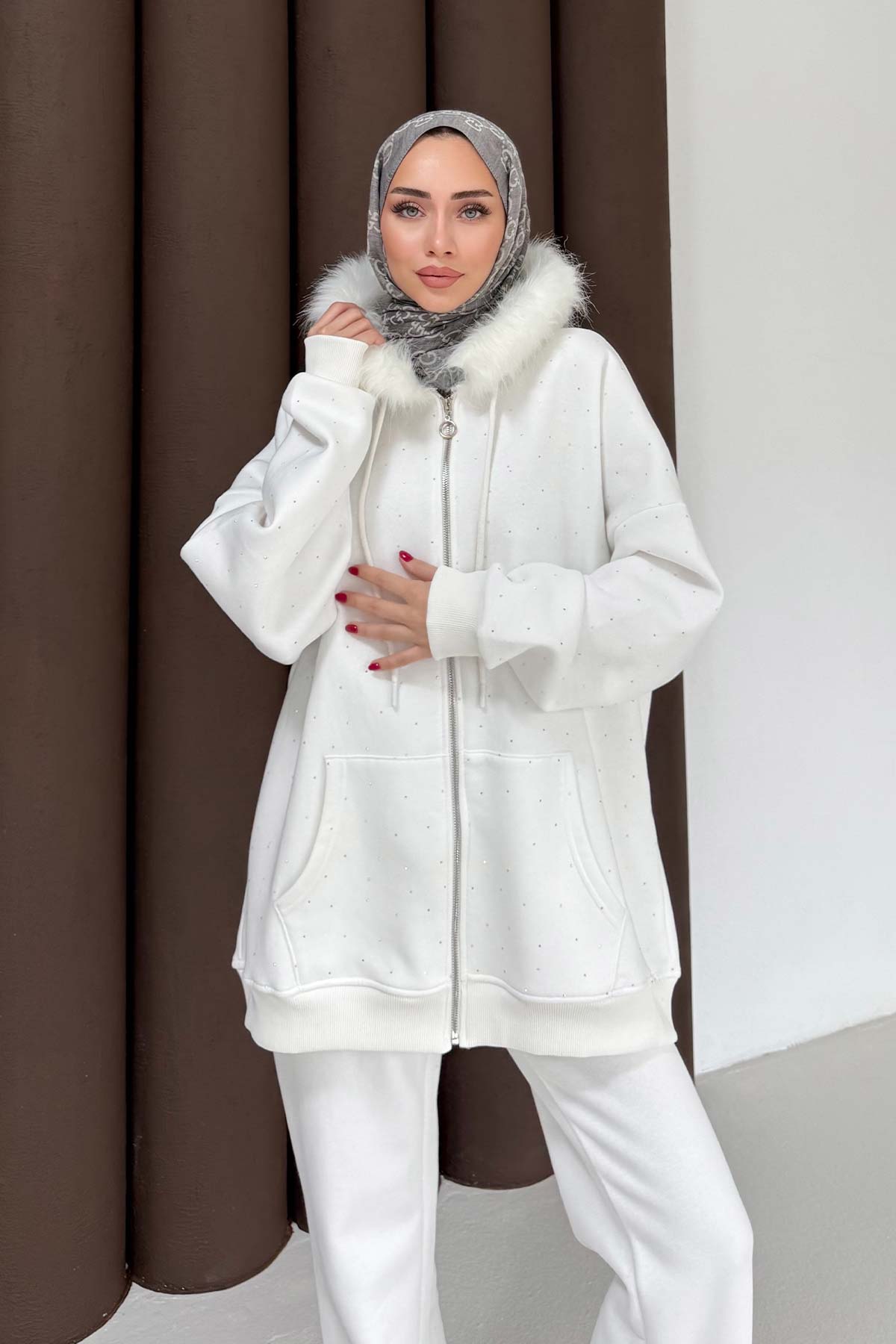 Kürk Taşlı Üç İplik Takım 76-6010