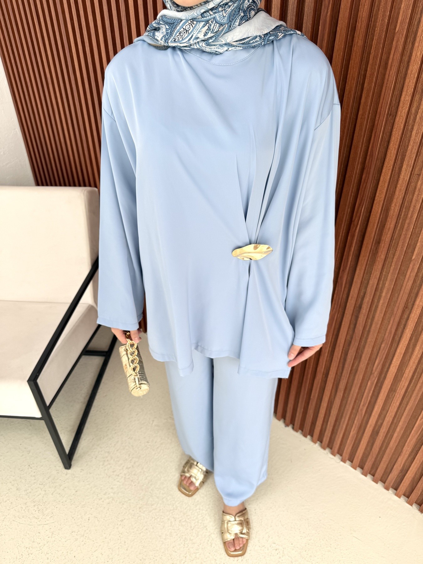 Saten Broşlu Takım 32-3570