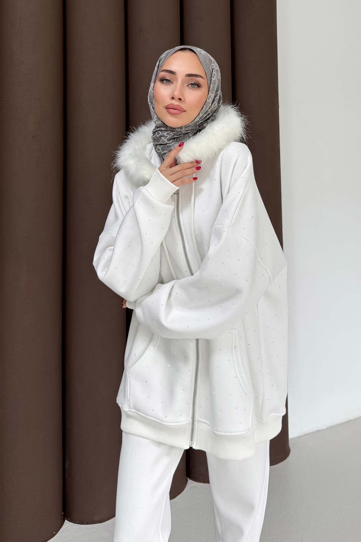 Kürk Taşlı Üç İplik Takım 76-6010