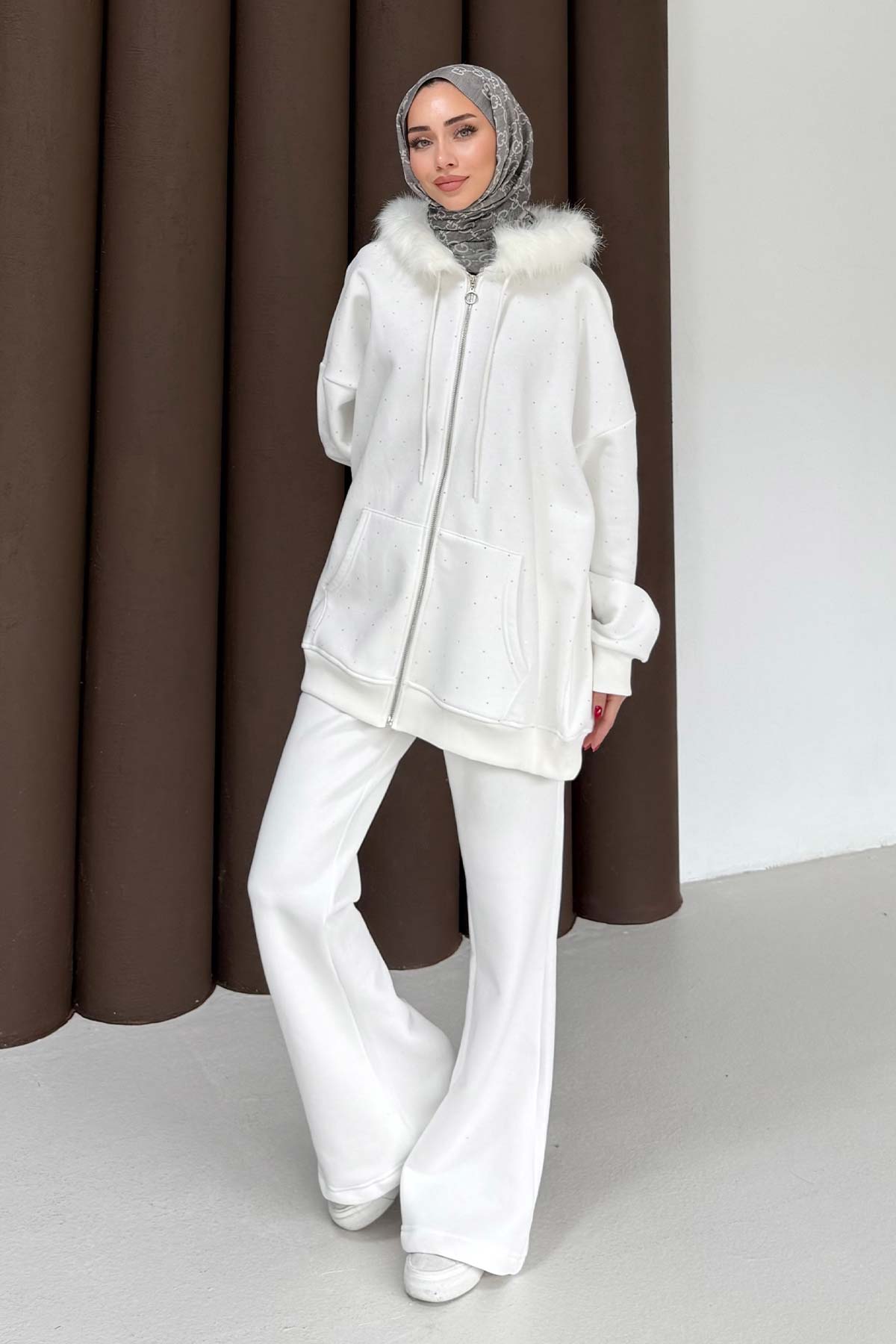 Kürk Taşlı Üç İplik Takım 76-6010