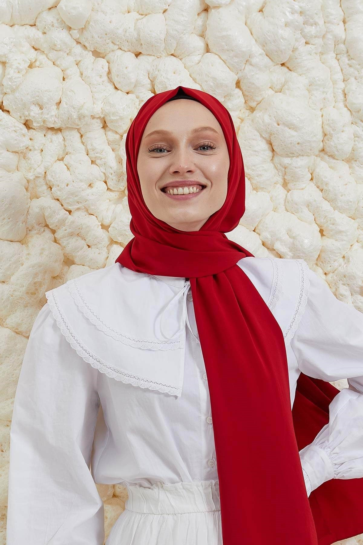 Medina Silk Hijab Red