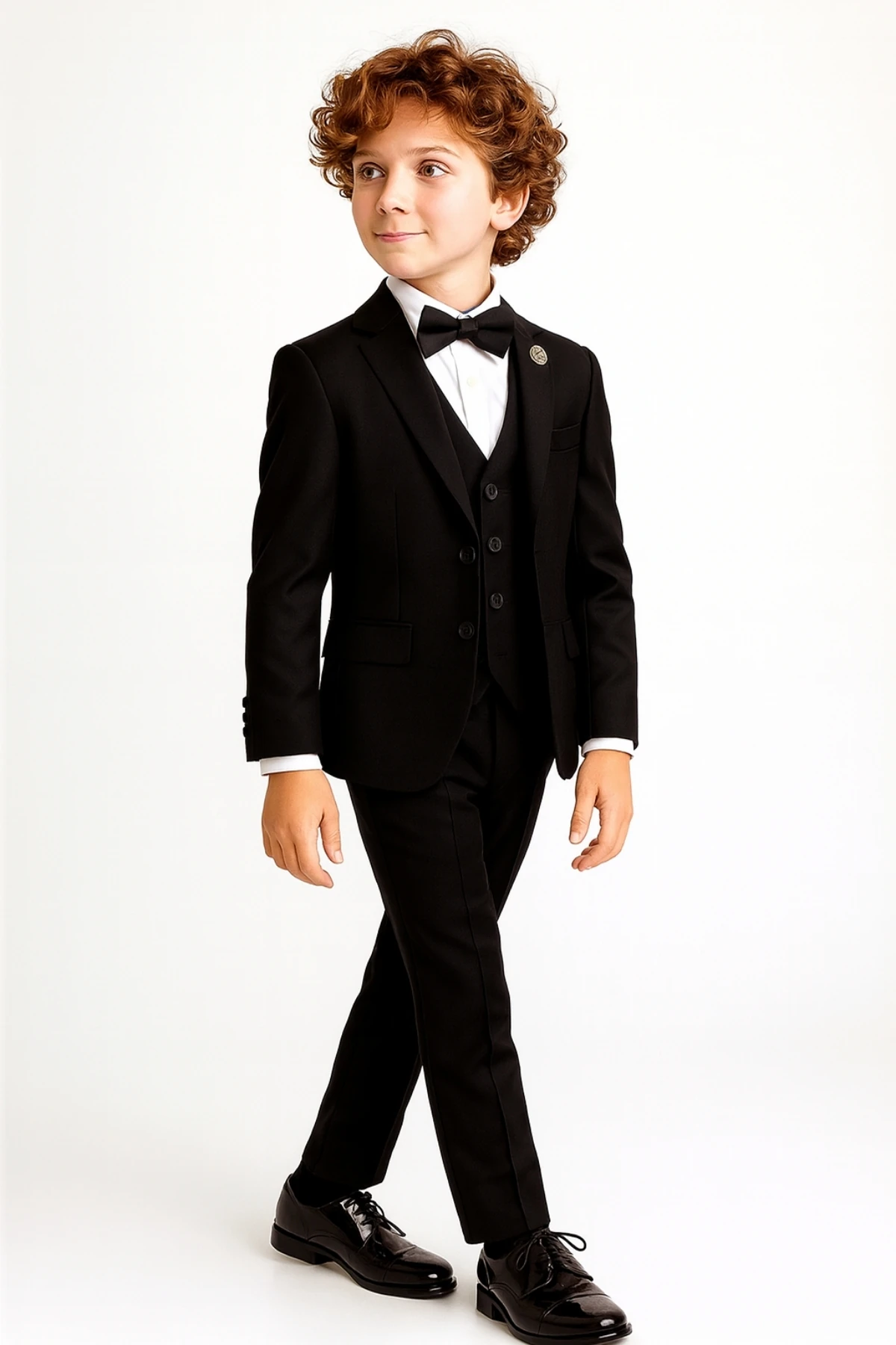 Erkek Çocuk Rozetli Papyonlu Ceketli 4’lü Set Takım Elbise Ak2840