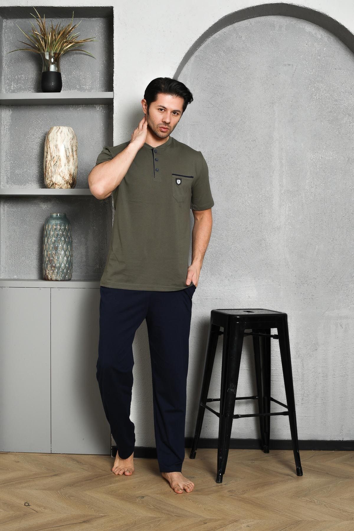Erkek Pijama Takımı Süprem Kısa Kollu Düğmeli Cep Detaylı Armalı Pamuklu M58292318