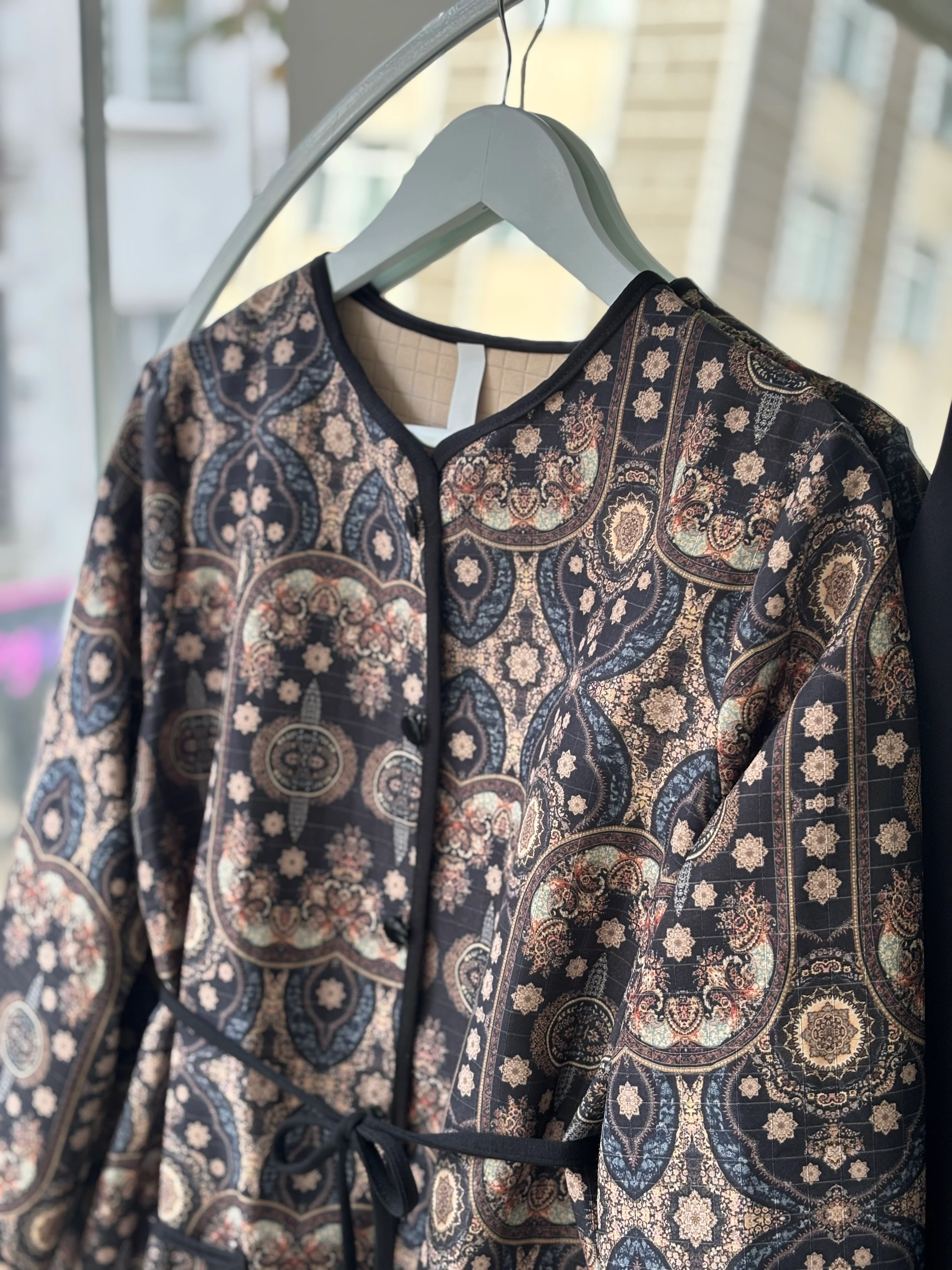 ETNİK DESEN KAPİTONE CEKET -KAHVE