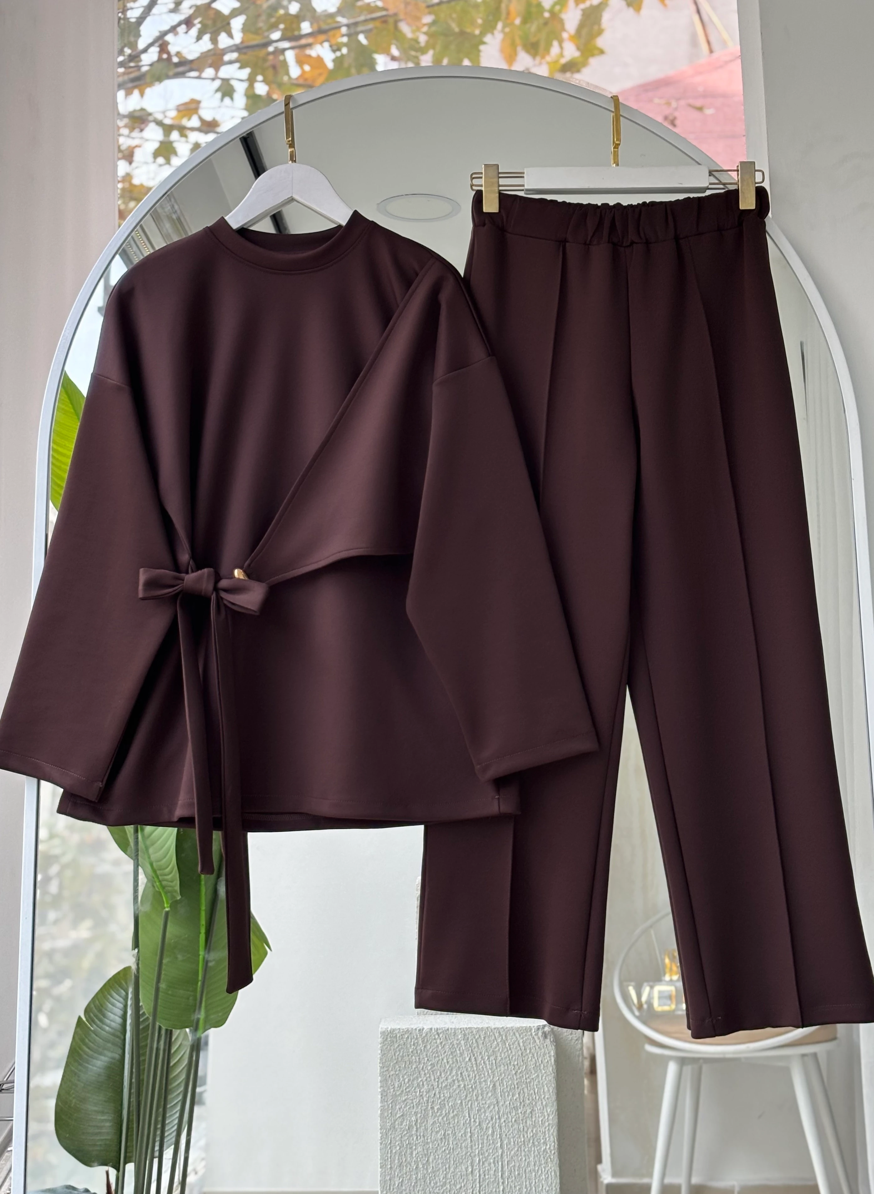 GOLD AKSESUARLI ALİZA TAKIM KAHVERENGİ