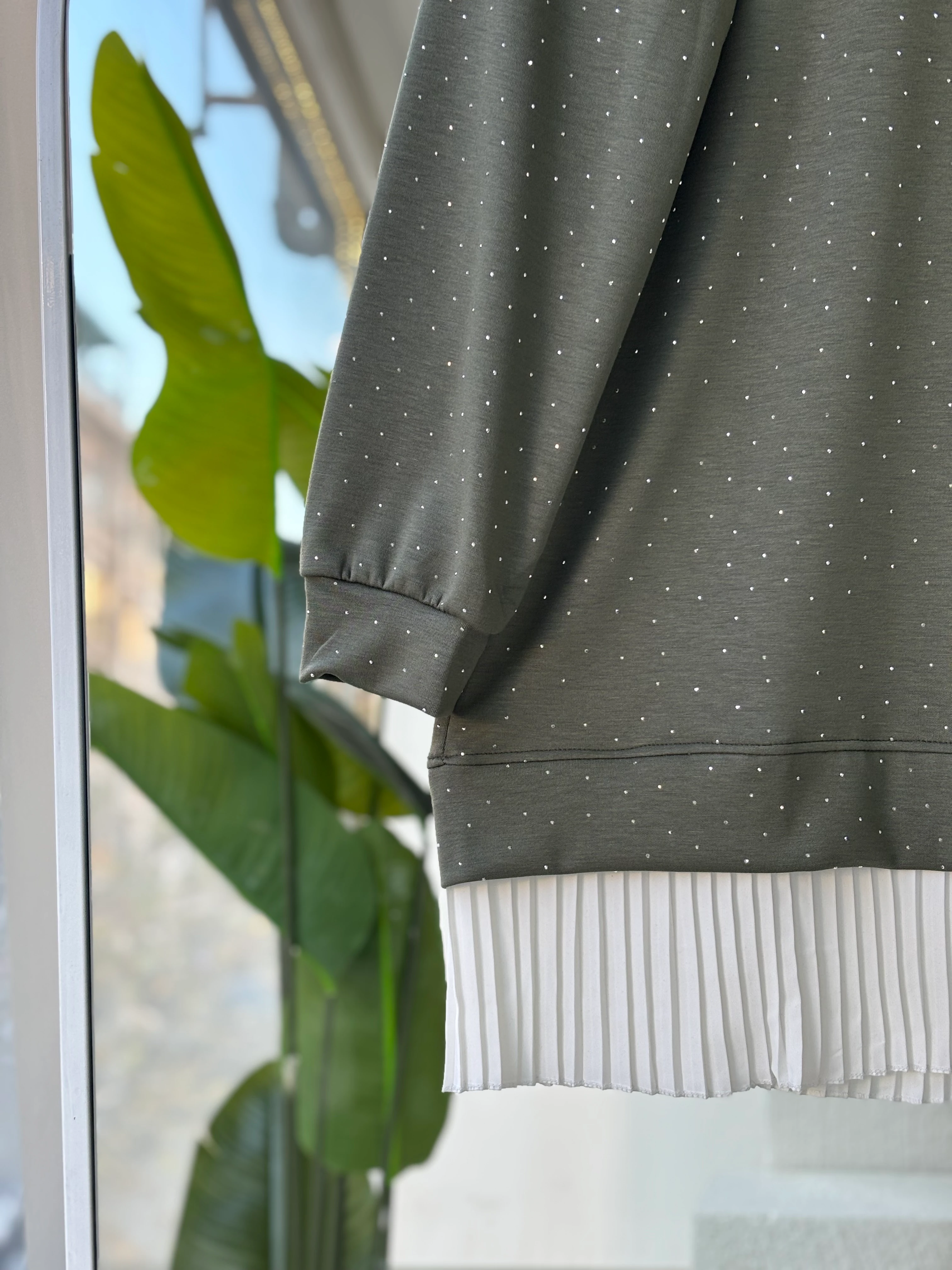 ARKA ÖN TAŞLI PİLİSELİ SWEAT YEŞİL