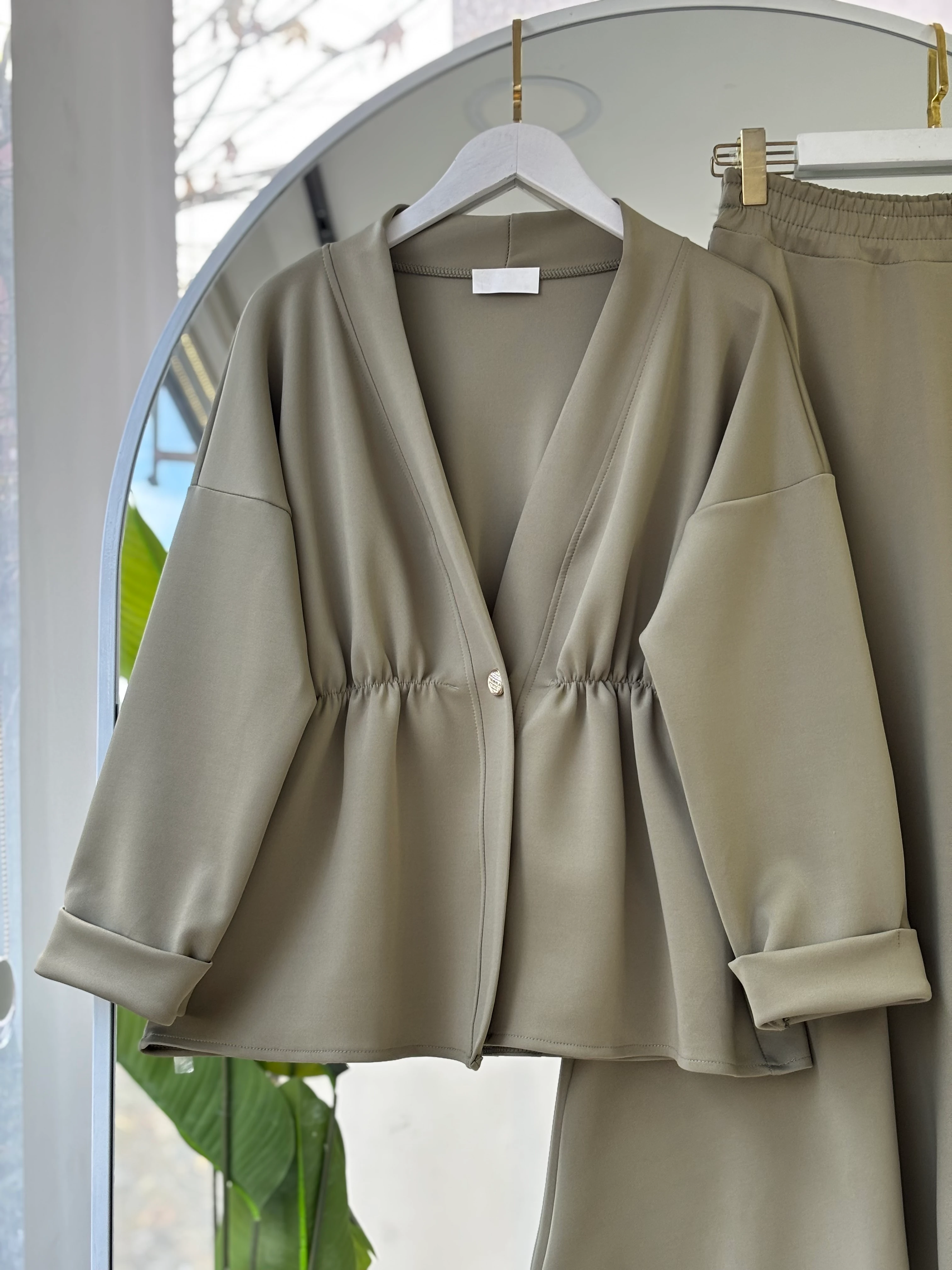 TEK DÜĞMELİ SCUBA KUMAŞ MAGE TAKIM YEŞİL