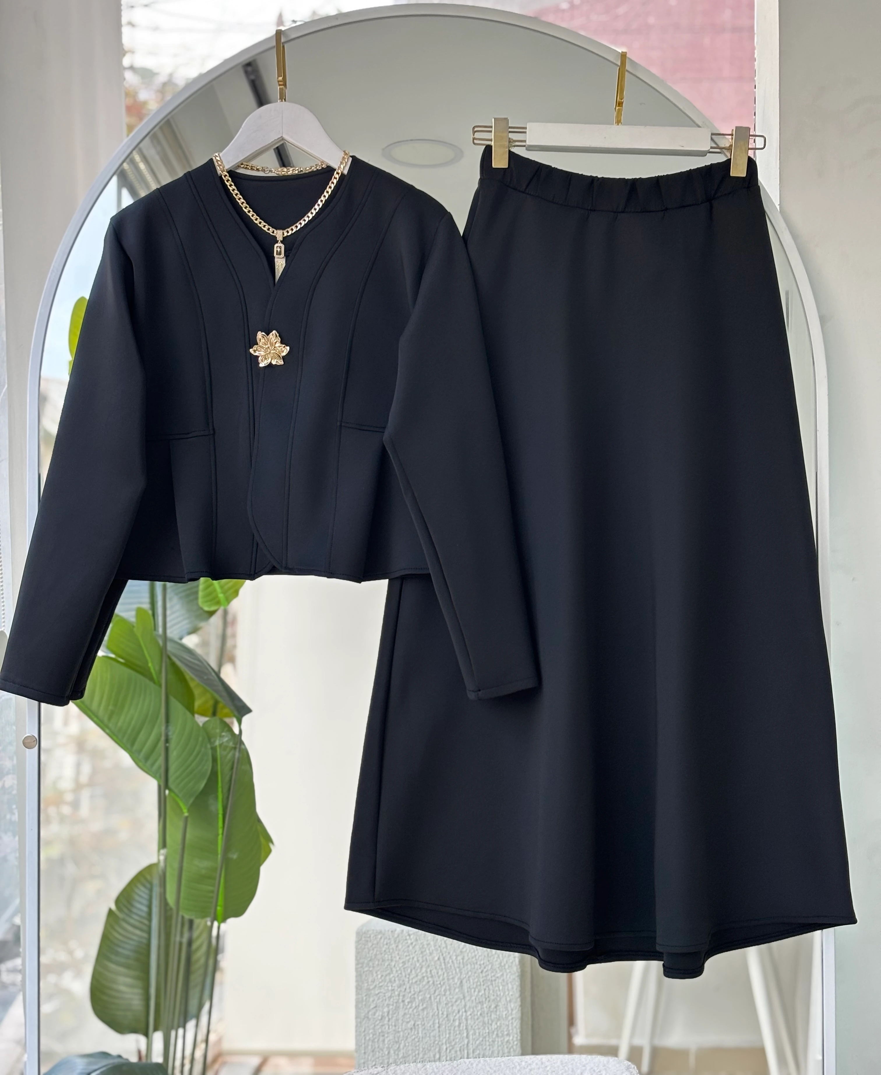 OLVİA BROŞ HEDİYELİ TAKIM - SİYAH 