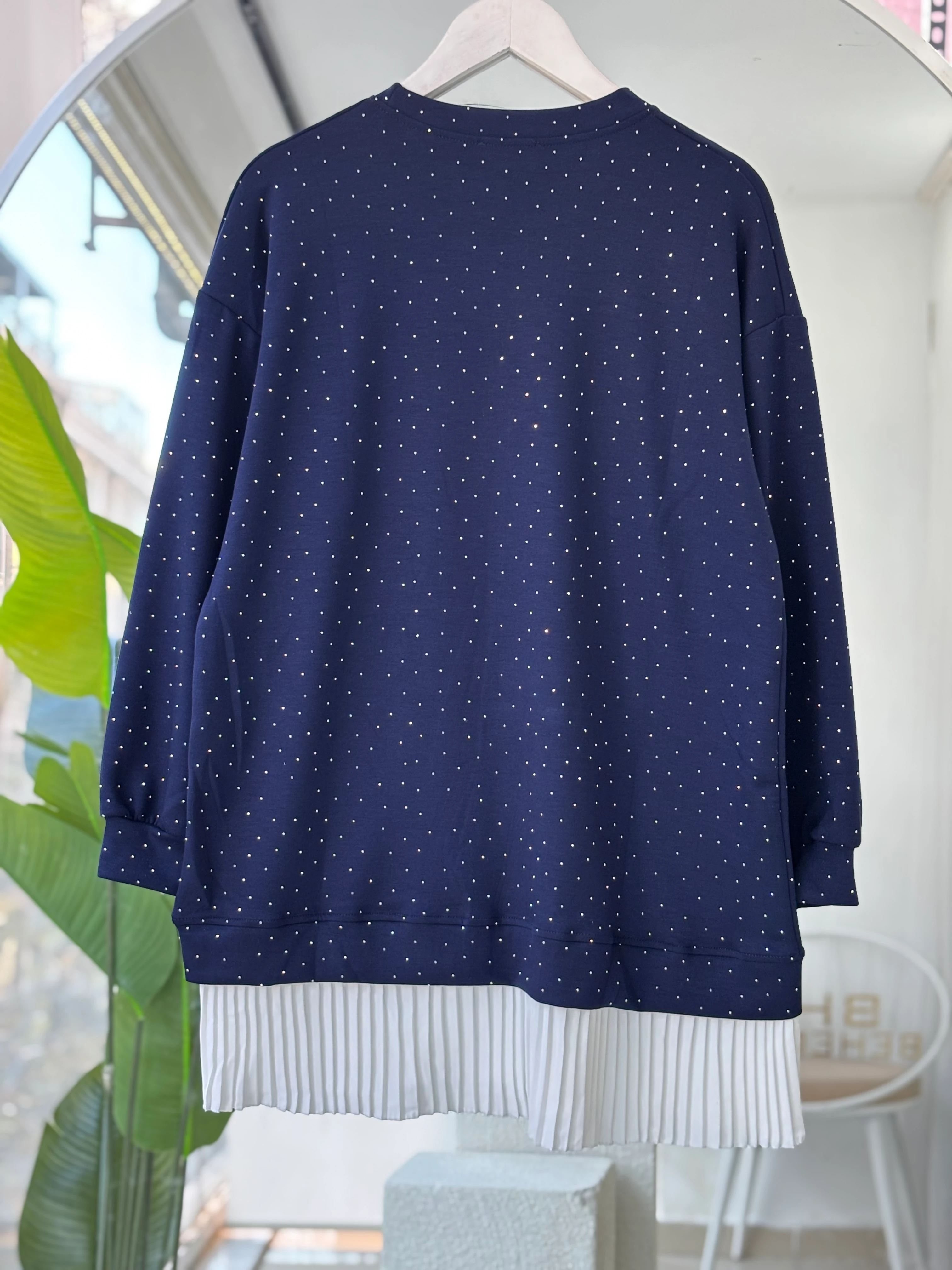 ARKA ÖN TAŞLI PİLİSELİ SWEAT