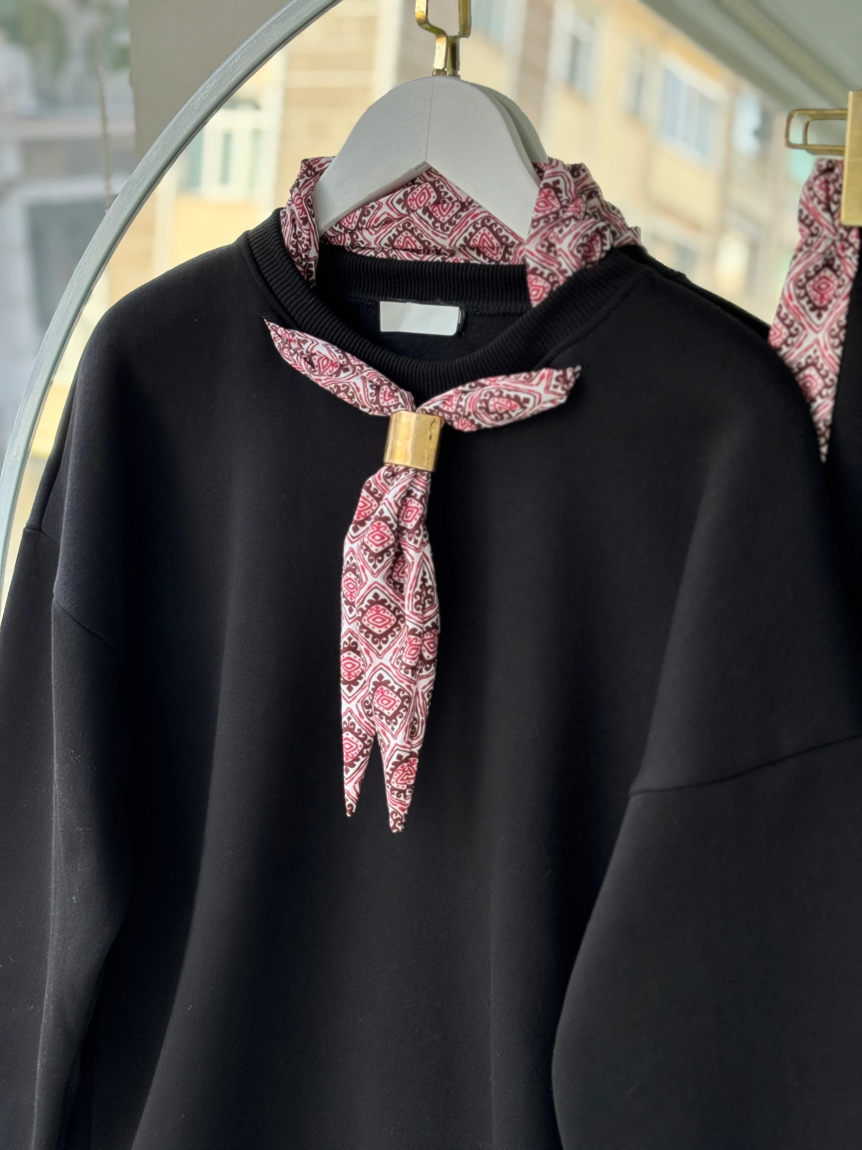 FULAR GOLD AKSESUARLI GLORİA TAKIM SİYAH