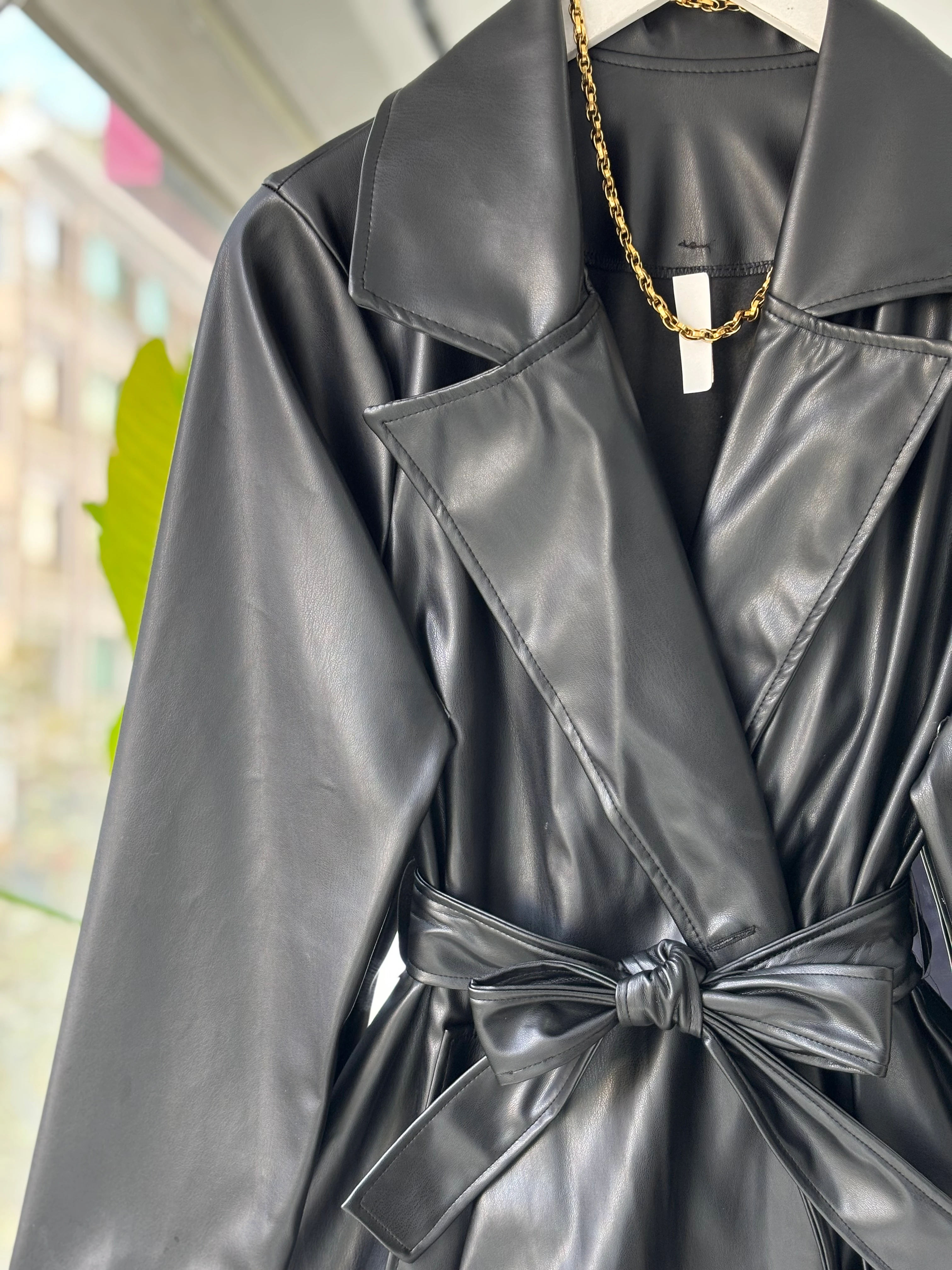 KISA SUNİ DERİ TRENÇ KABAN SİYAH