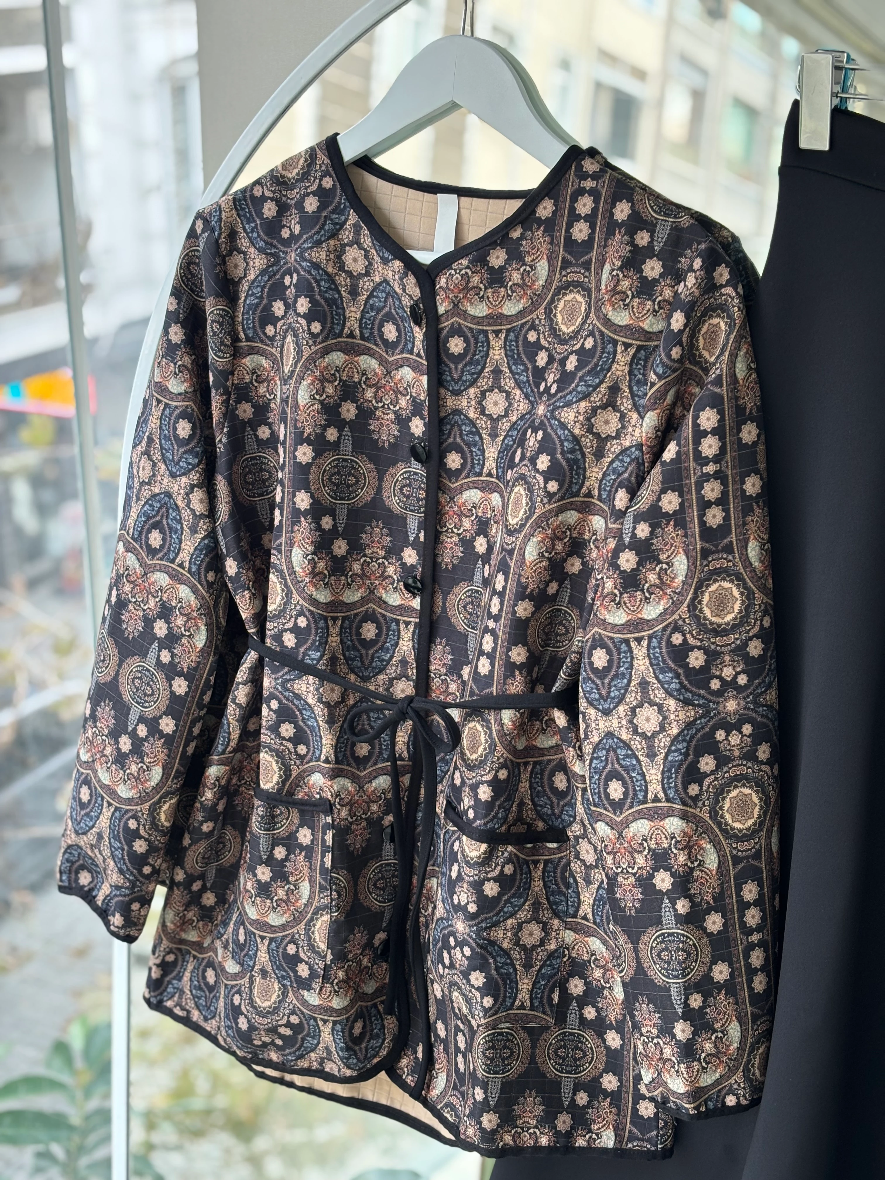 ETNİK DESEN KAPİTONE CEKET -KAHVE