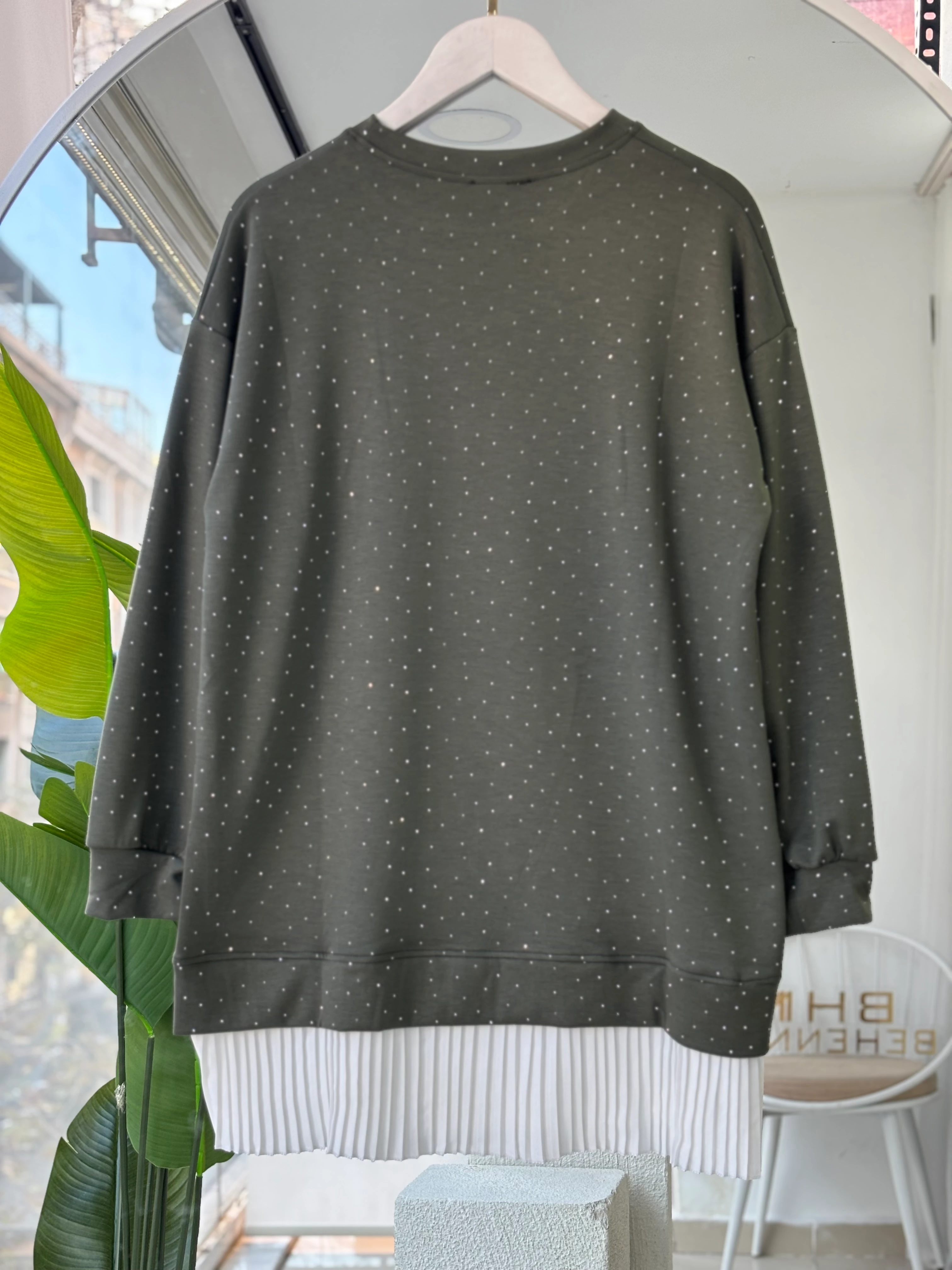 ARKA ÖN TAŞLI PİLİSELİ SWEAT YEŞİL