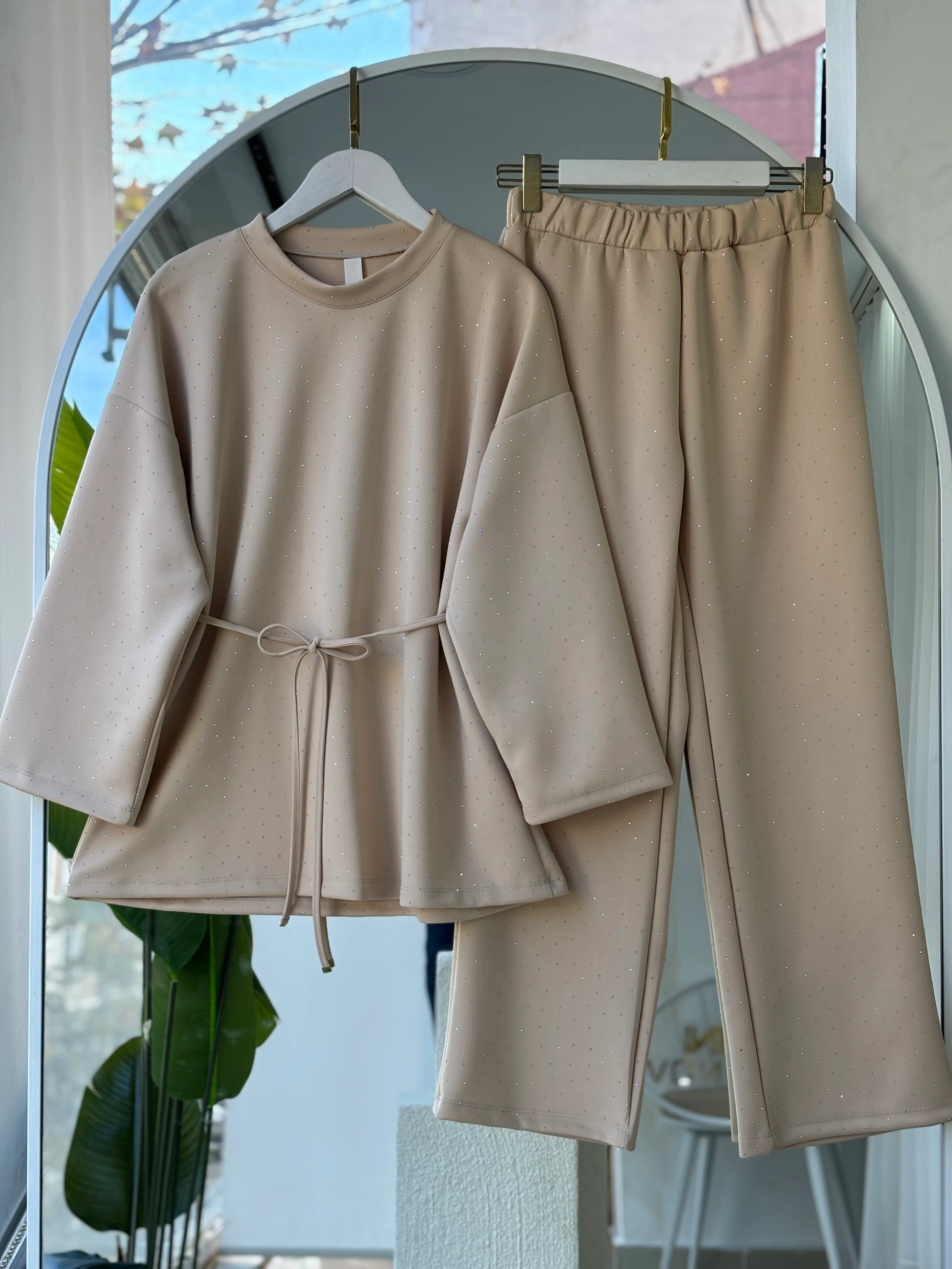 ARKA ÖN TAŞLI SCUBA SHAGY TAKIM BEJ