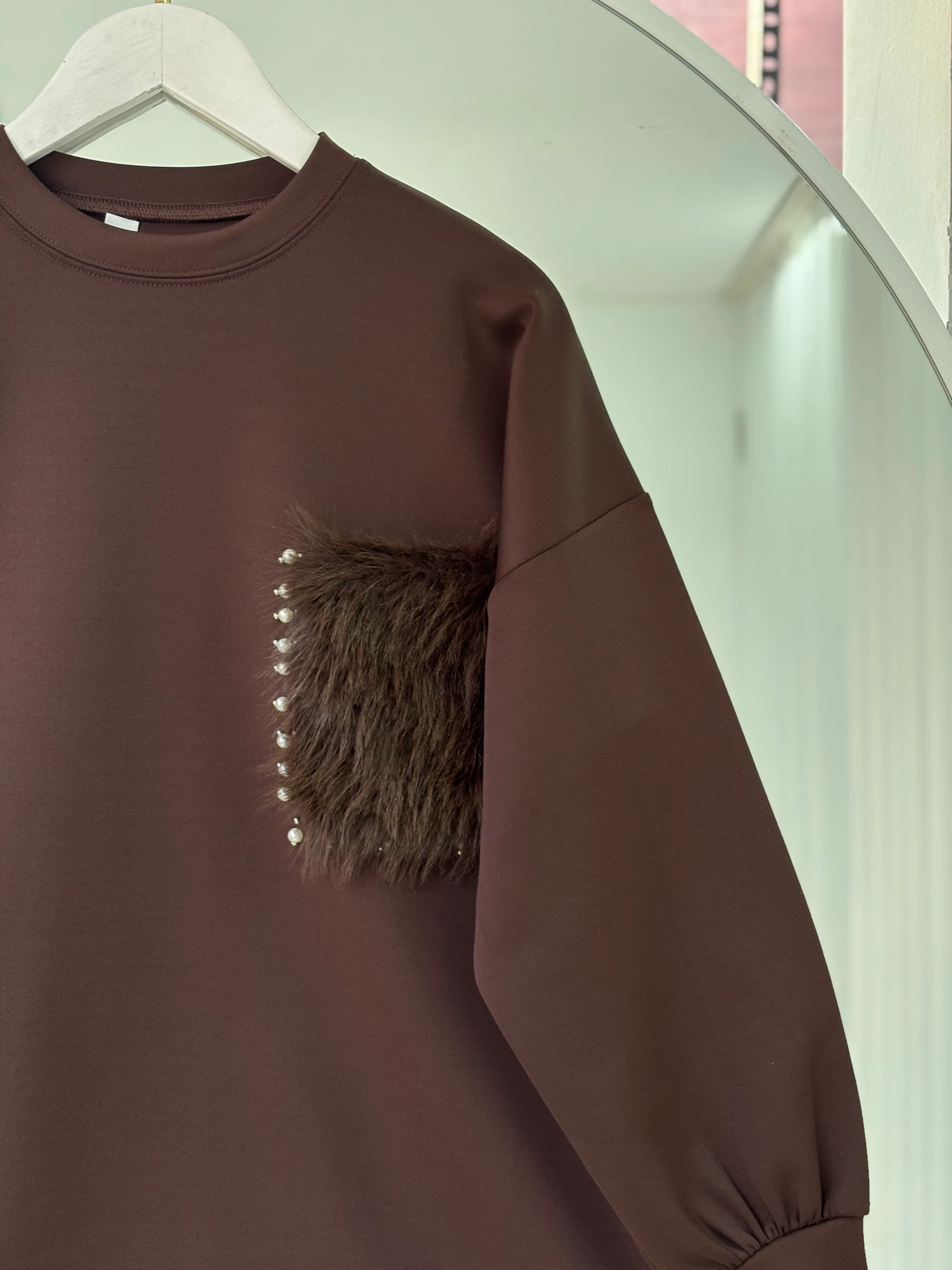 KÜRK VE TAŞ DETAYLI SCUBA SELENA SWEAT KAHVERENGİ