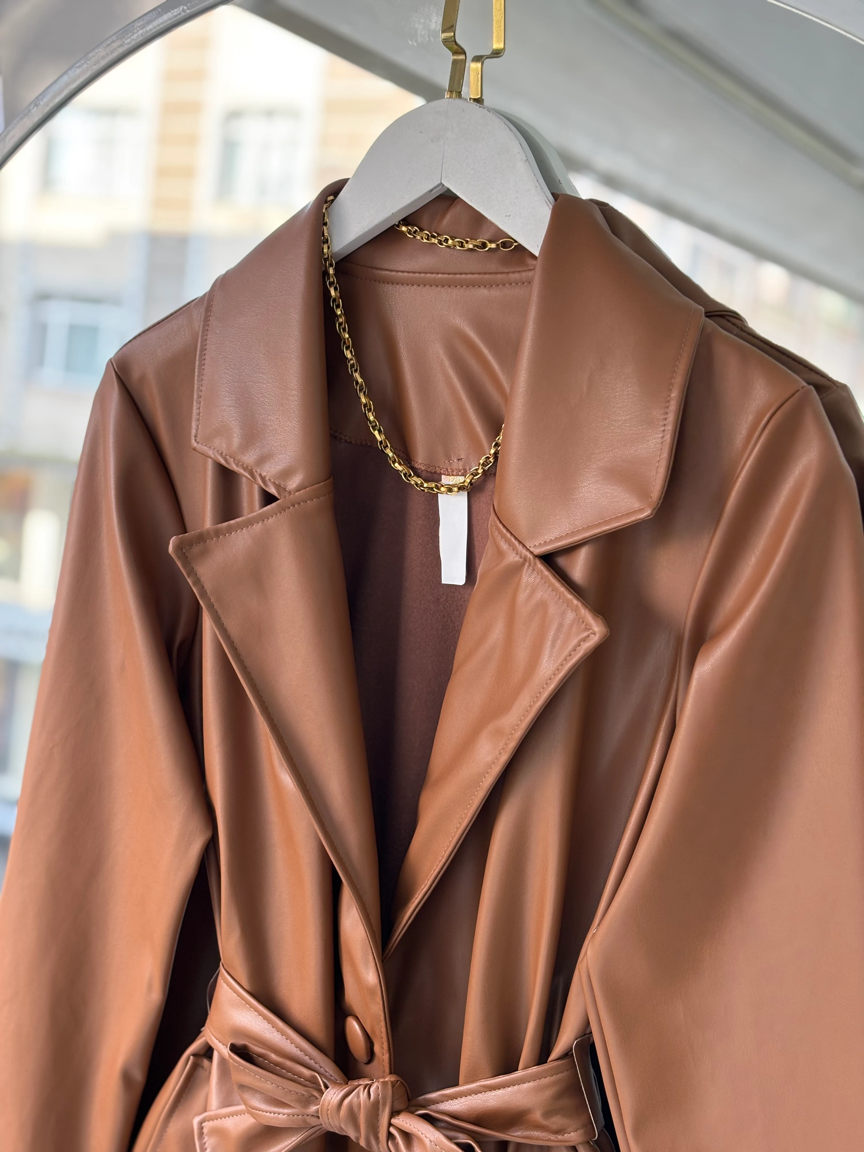 UZUN SUNİ DERİ TRENÇ KABAN KAHVERENGİ 