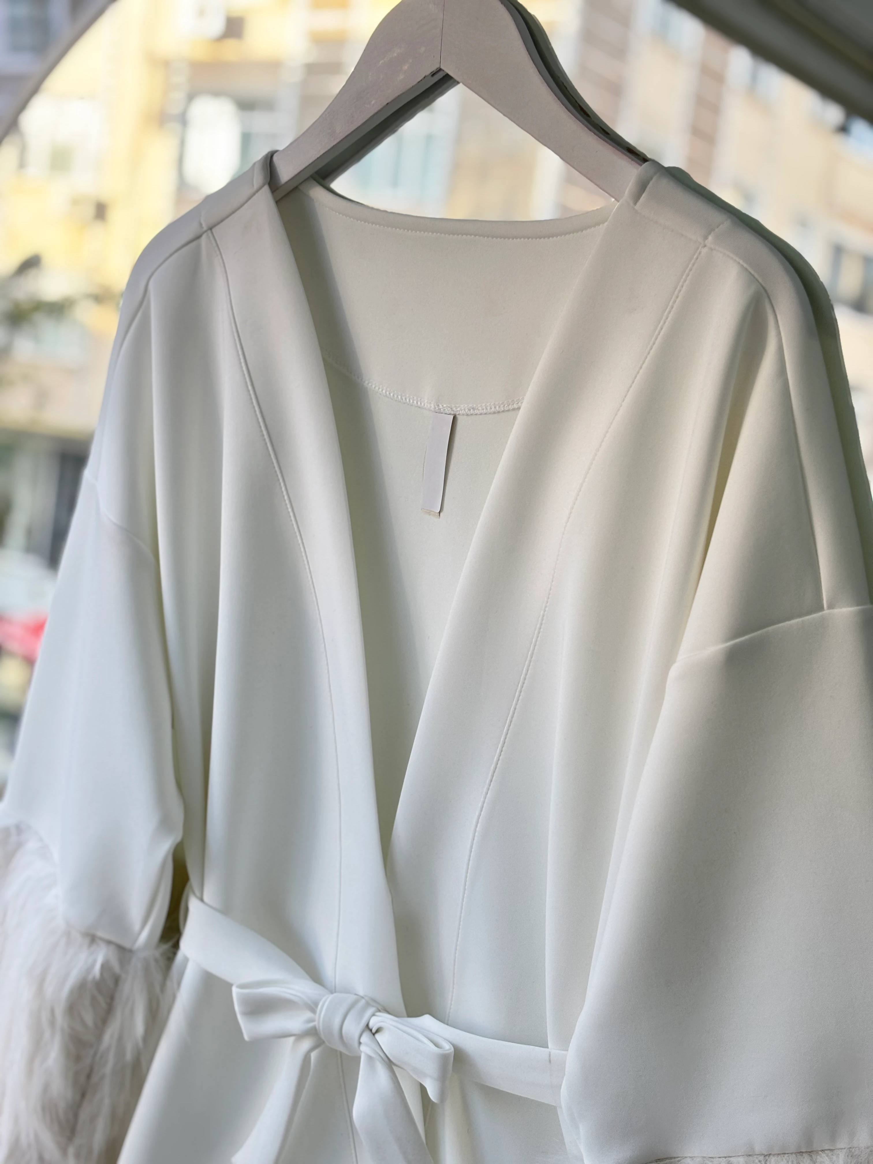 KÜRK DETAY SCUBA ARMİS CEKET BEYAZ