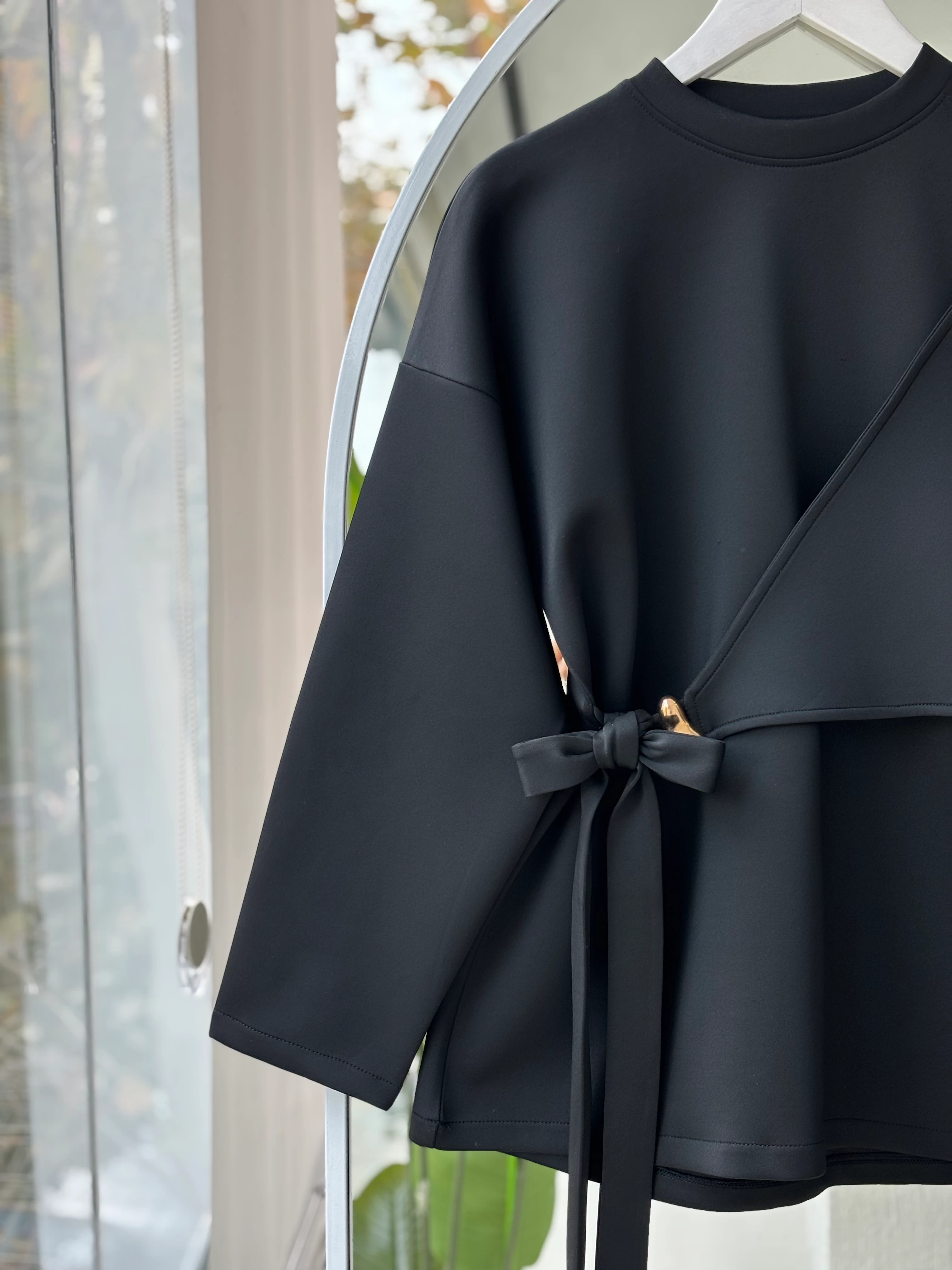 GOLD AKSESUARLI ALİZA TAKIM SİYAH