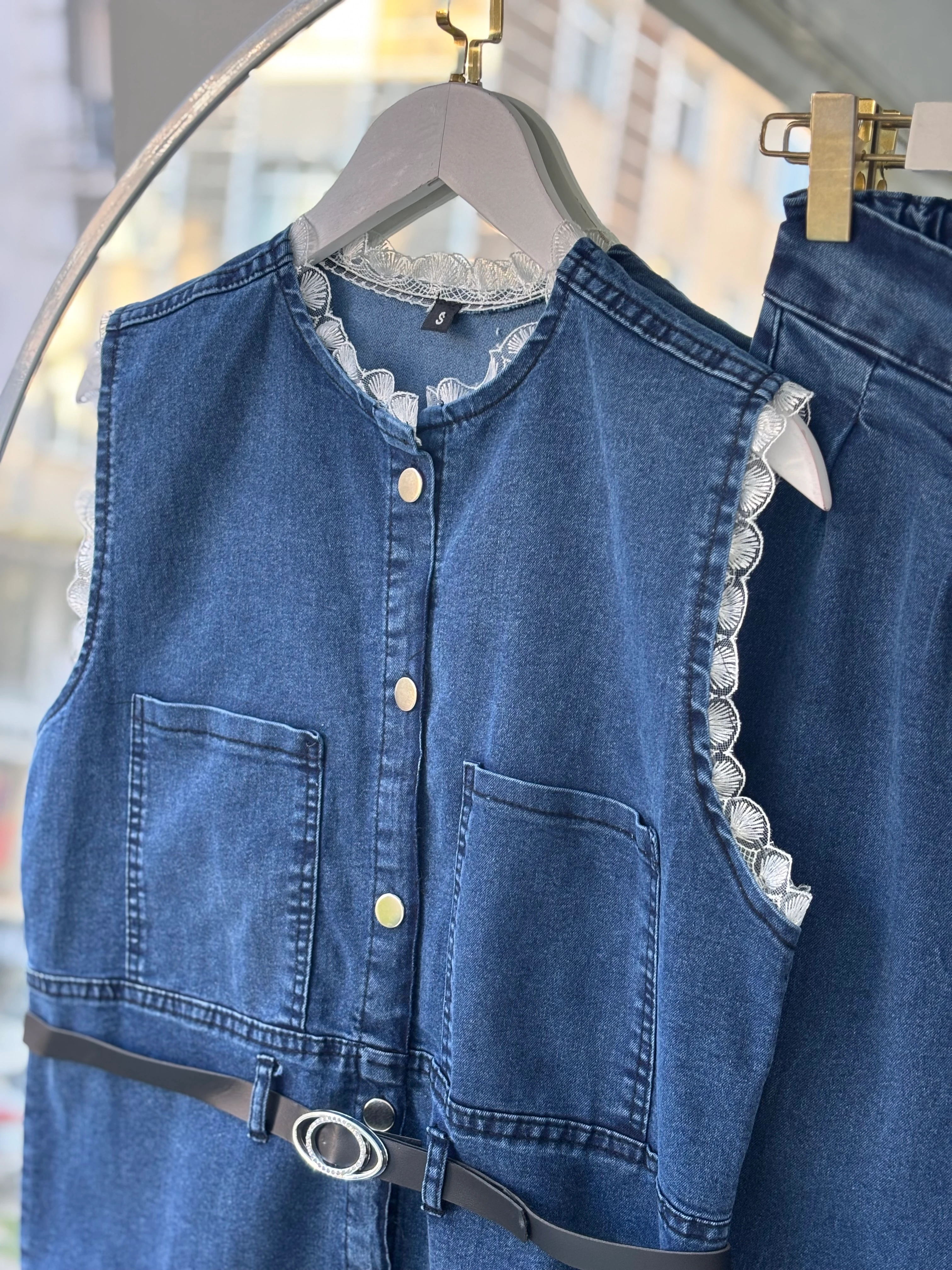 GÜPÜR DETAY KEMER HEDİYELİ DENİM TAKIM