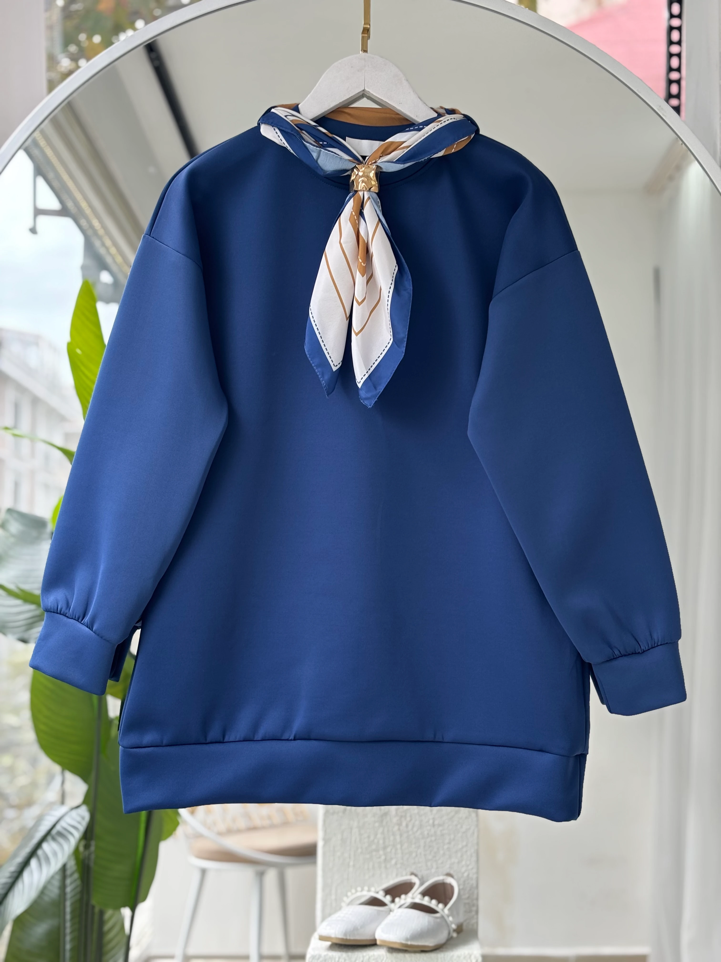 FULAR HEDİYELİ SCUBA SWEATSHİRT LACİVERT