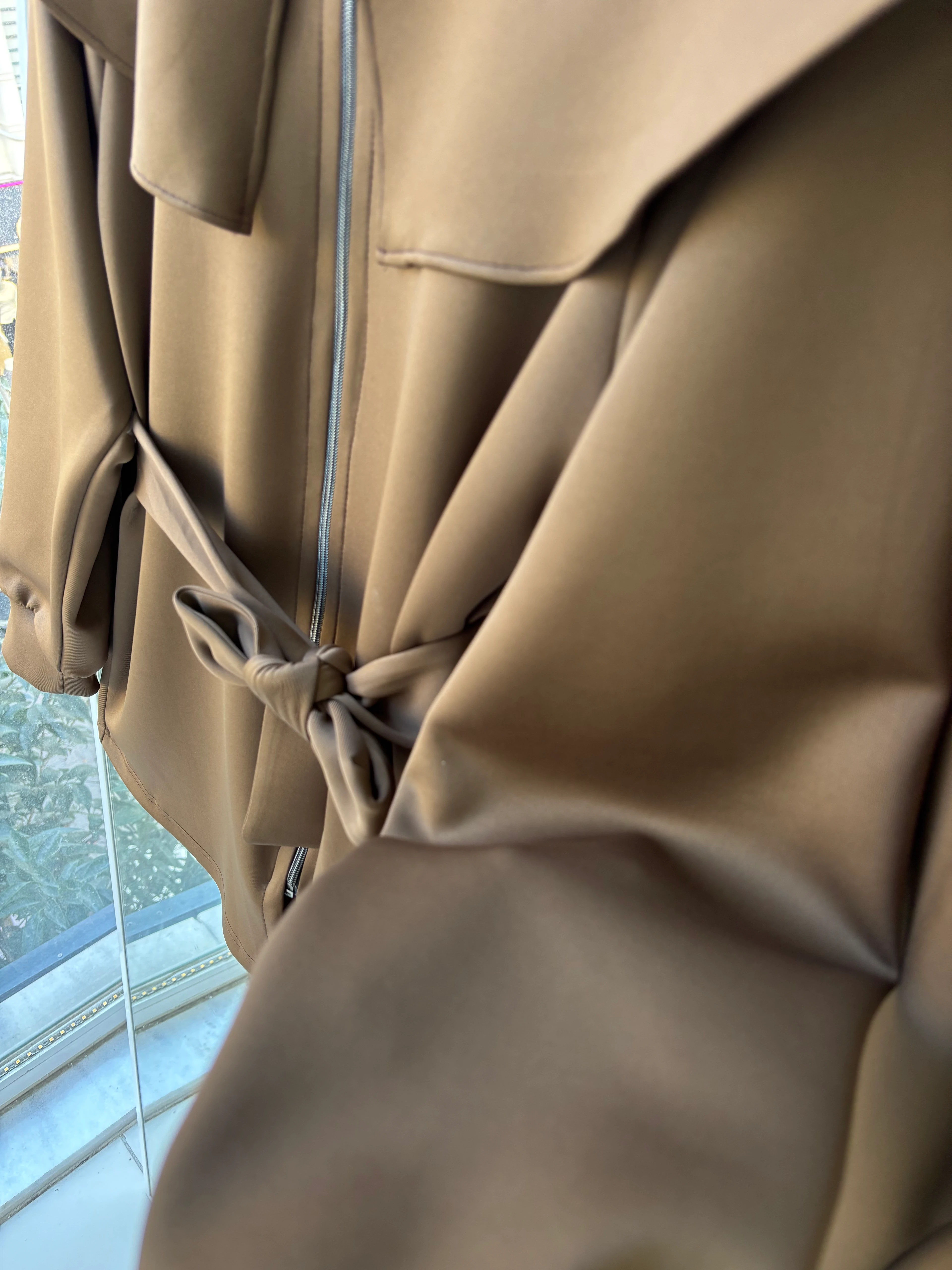 VELURA PELERİN YAKA TAKIM AÇIK KAHVERENGİ