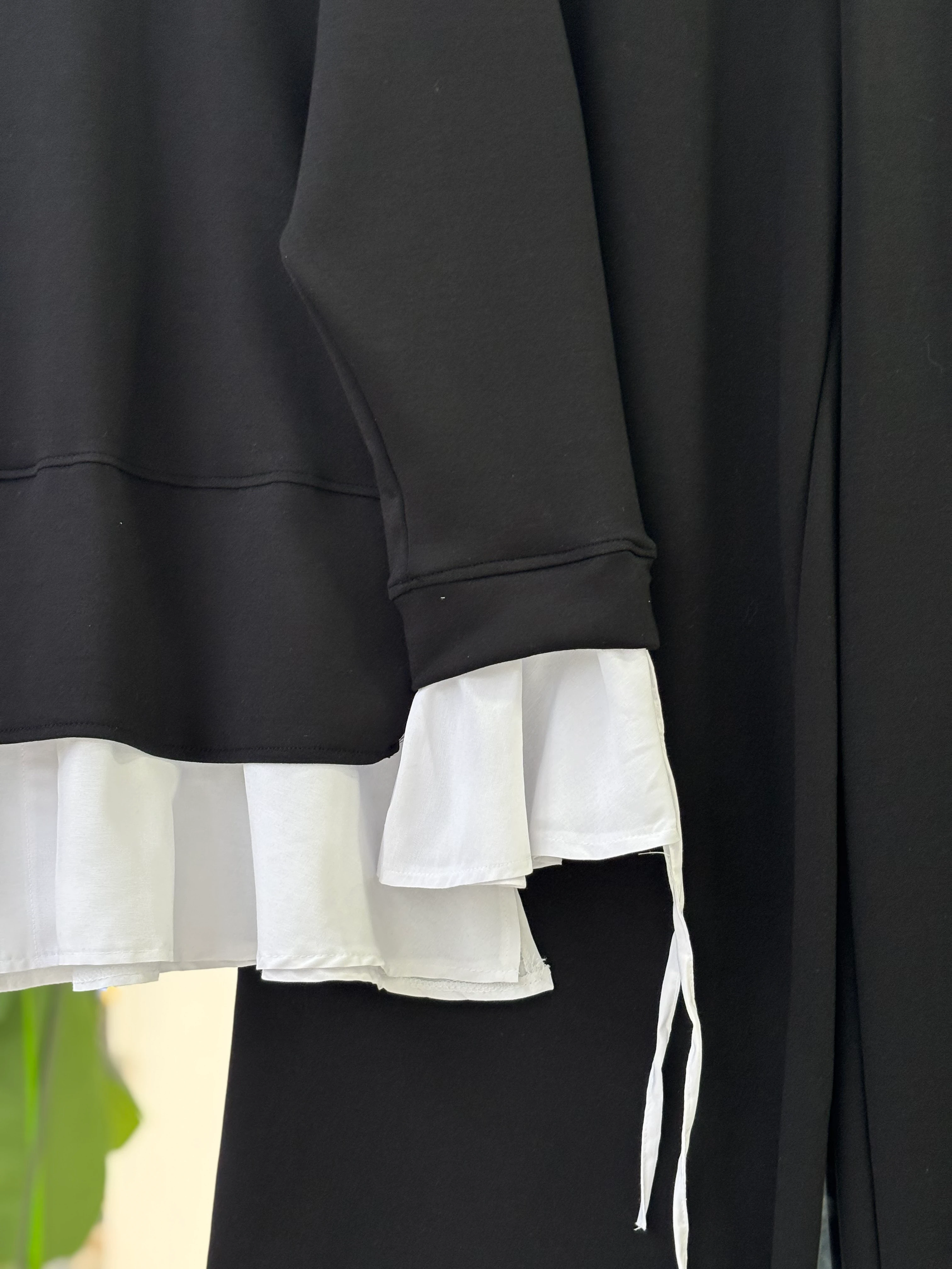 KENDİNDEN GÖMLEKLİ MODEL SONİA TAKIM SİYAH