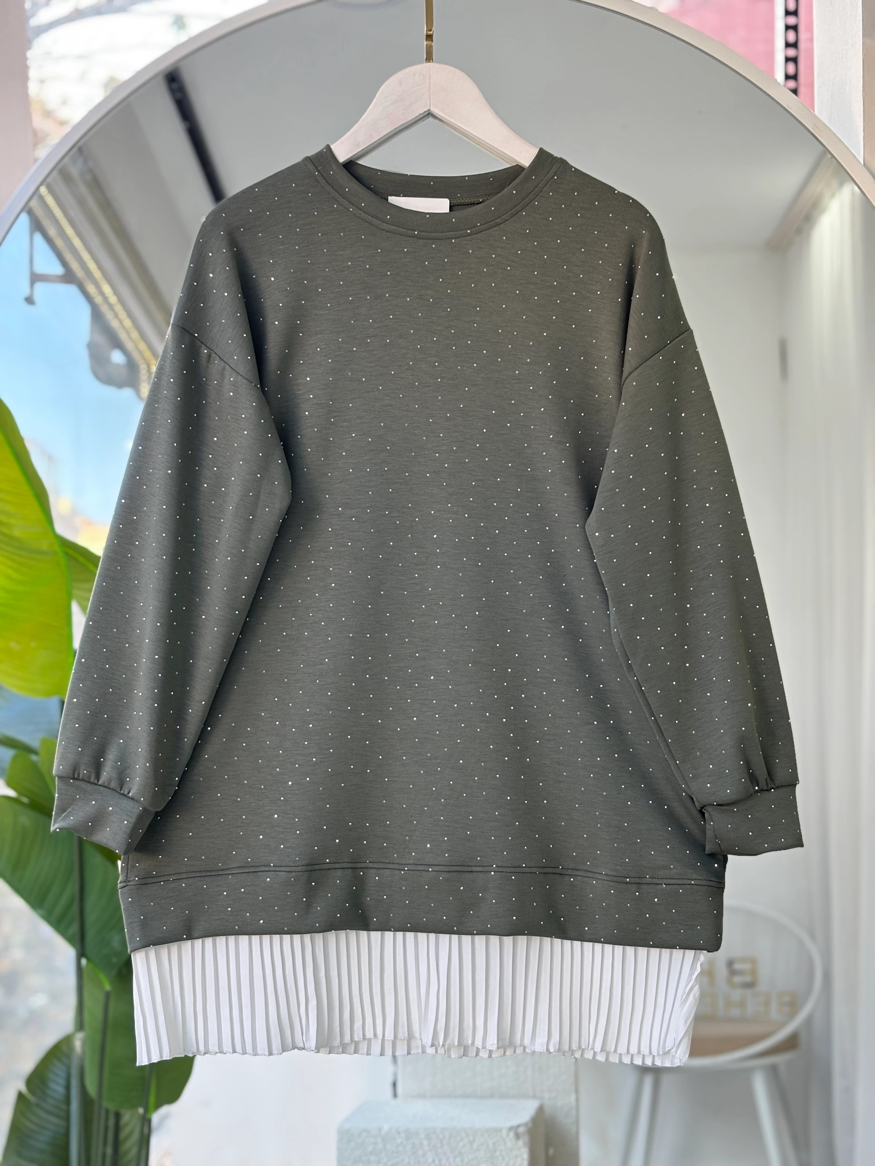 ARKA ÖN TAŞLI PİLİSELİ SWEAT YEŞİL