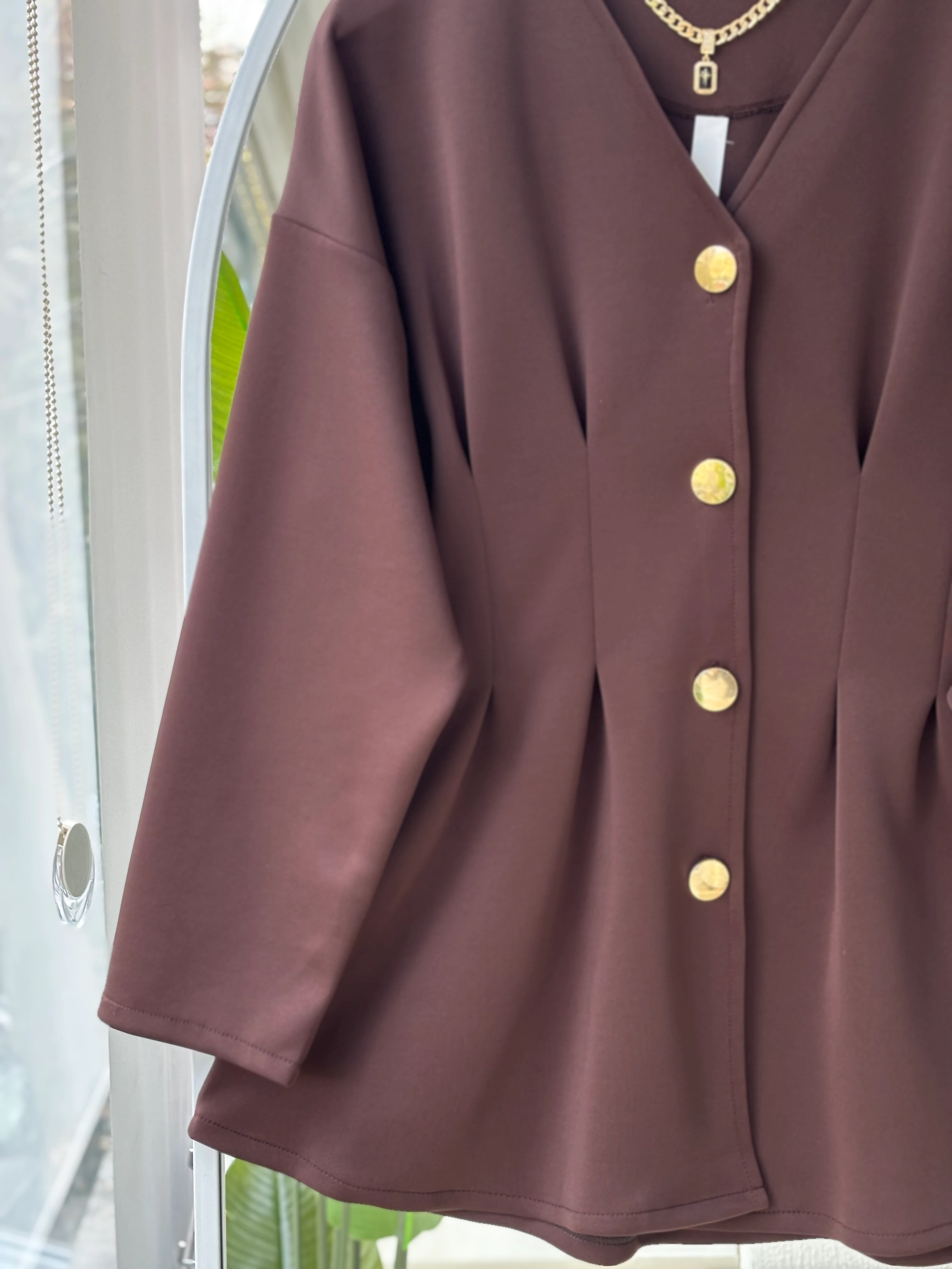 MEVA PENSLİ GOLD DÜĞMELİ TAKIM - KAHVERENGİ 