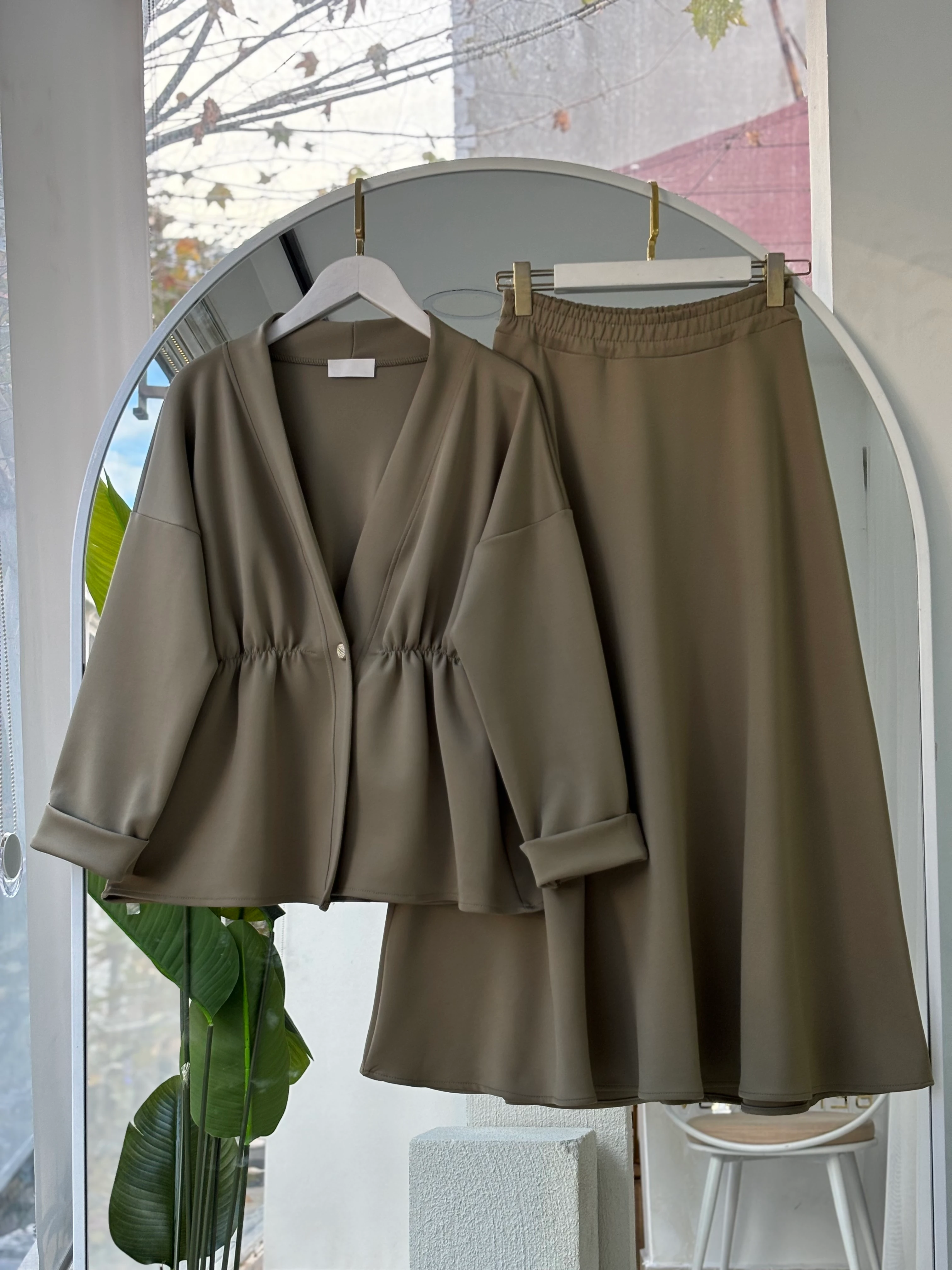 TEK DÜĞMELİ SCUBA KUMAŞ MAGE TAKIM YEŞİL