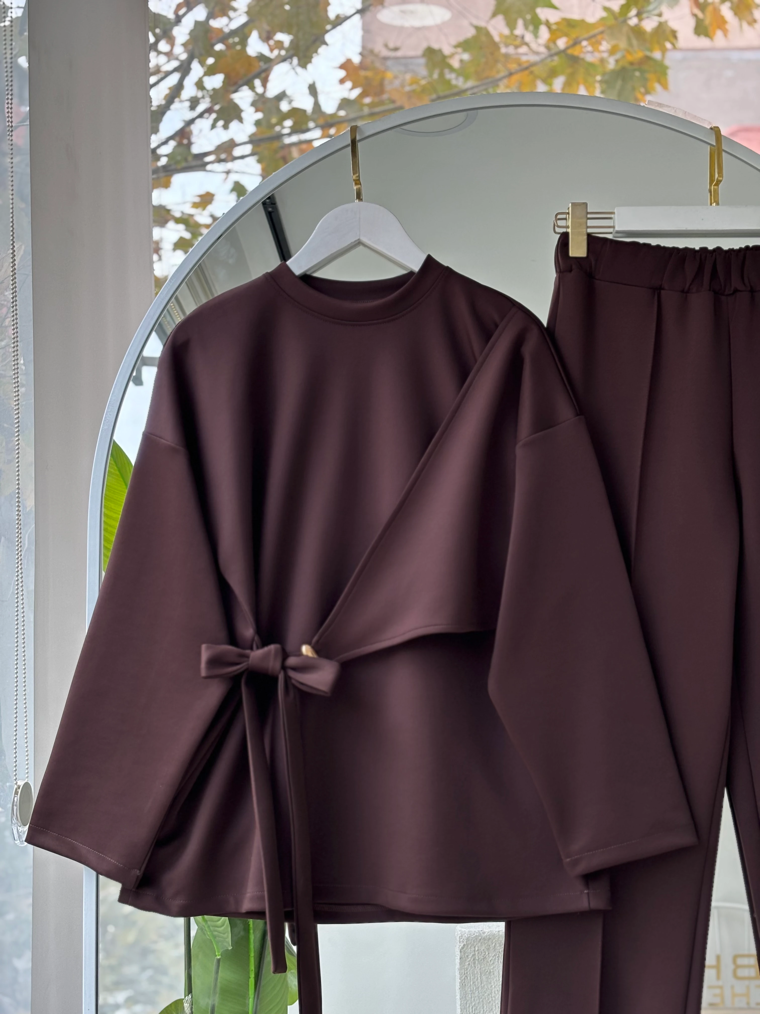 GOLD AKSESUARLI ALİZA TAKIM KAHVERENGİ